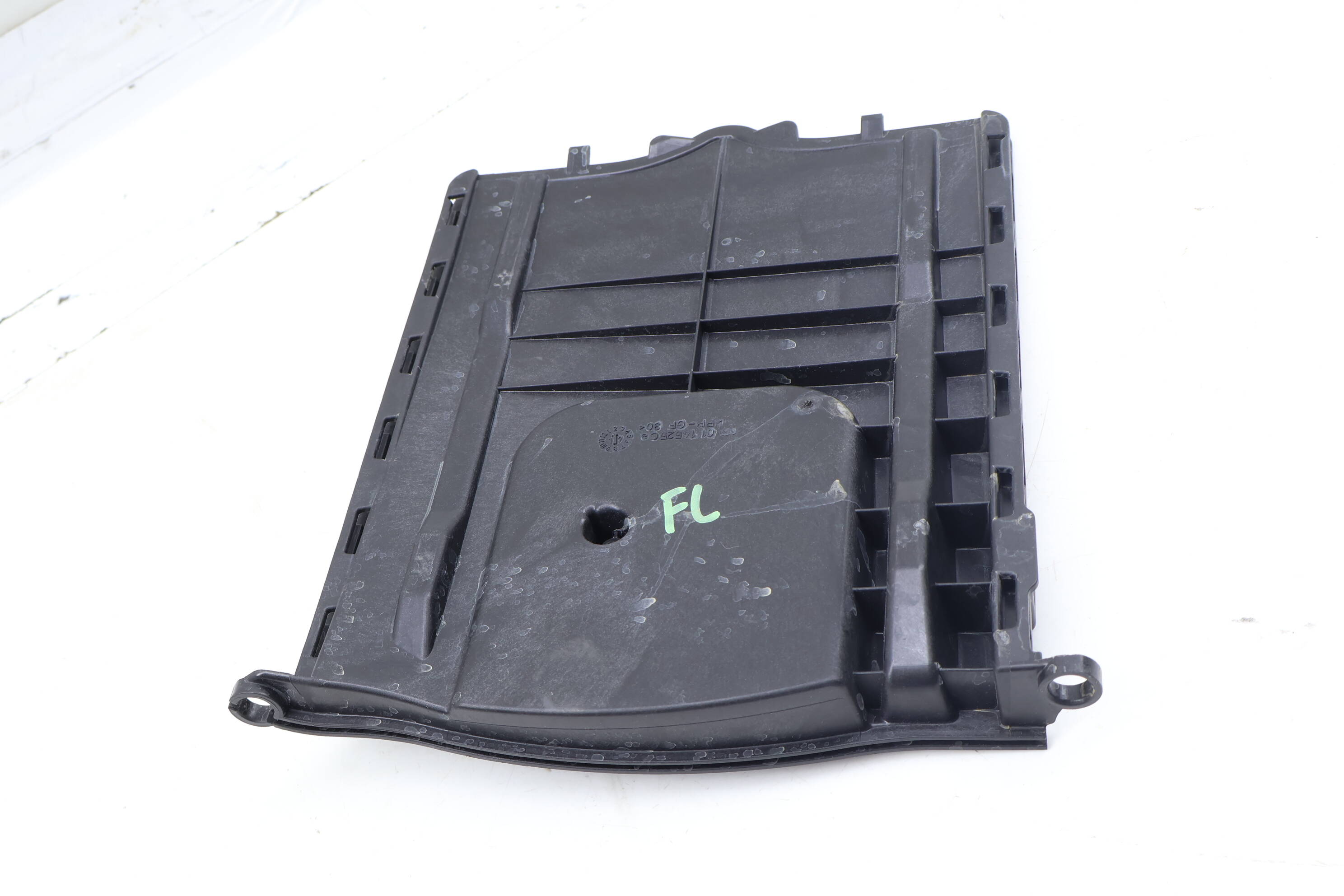 Engine Air Filter Box / Filter Housing (Lower Side Cover) 95B128607B