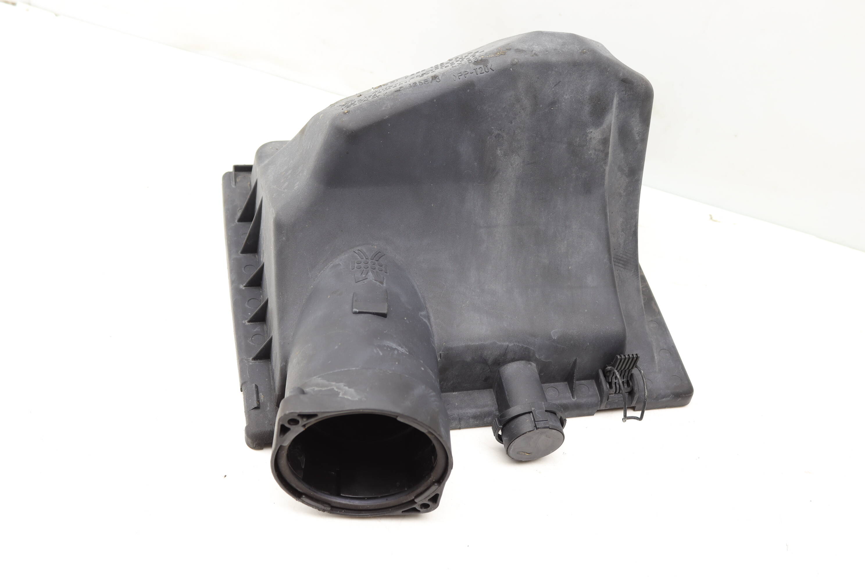 Engine Air Filter Box / Housing - Upper Half 022129607AE