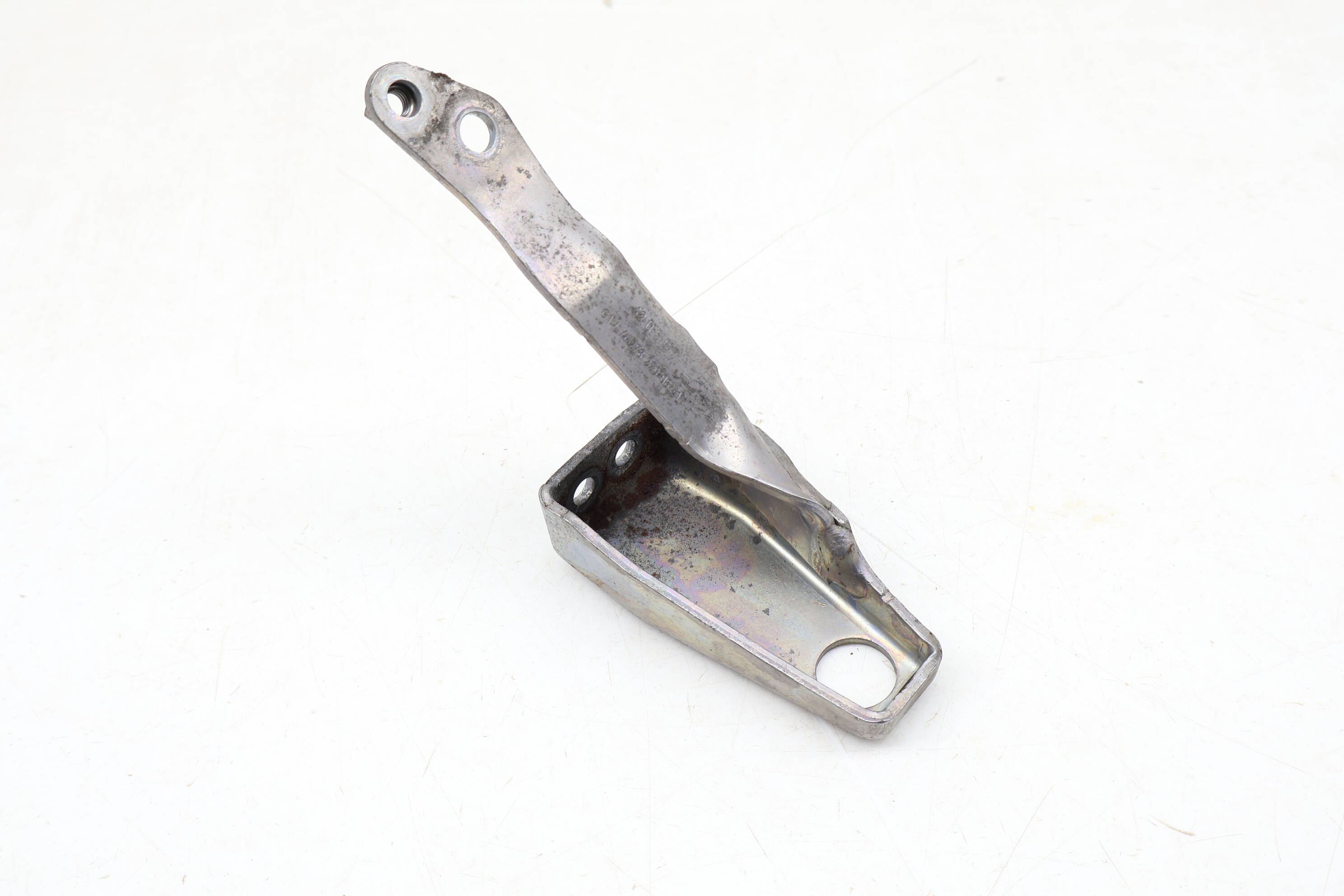 Engine Cylinder Head Lifting Mount / Bracket 2782230641