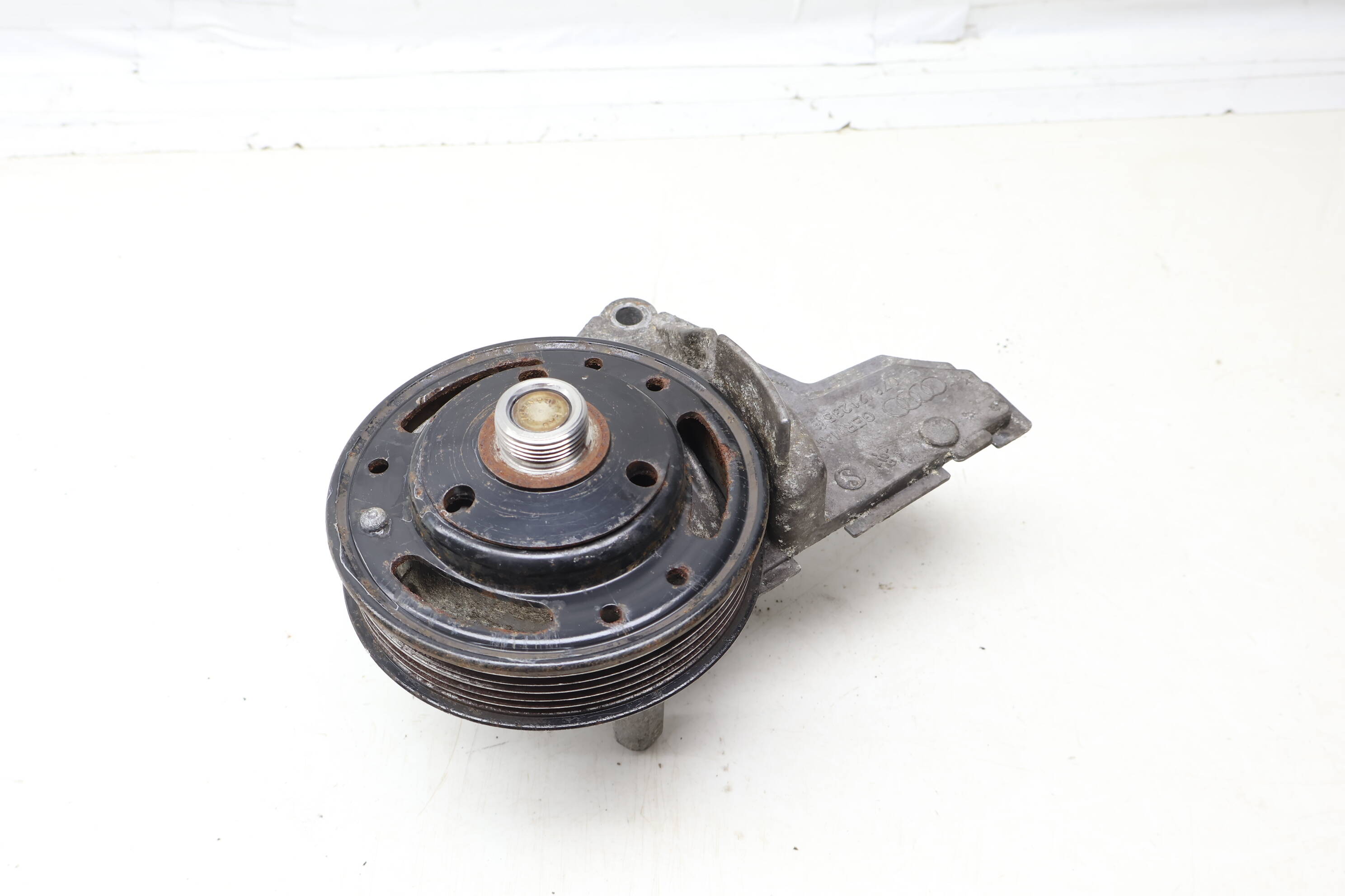 Mechanical Fan Pulley / Bracket 078121235G