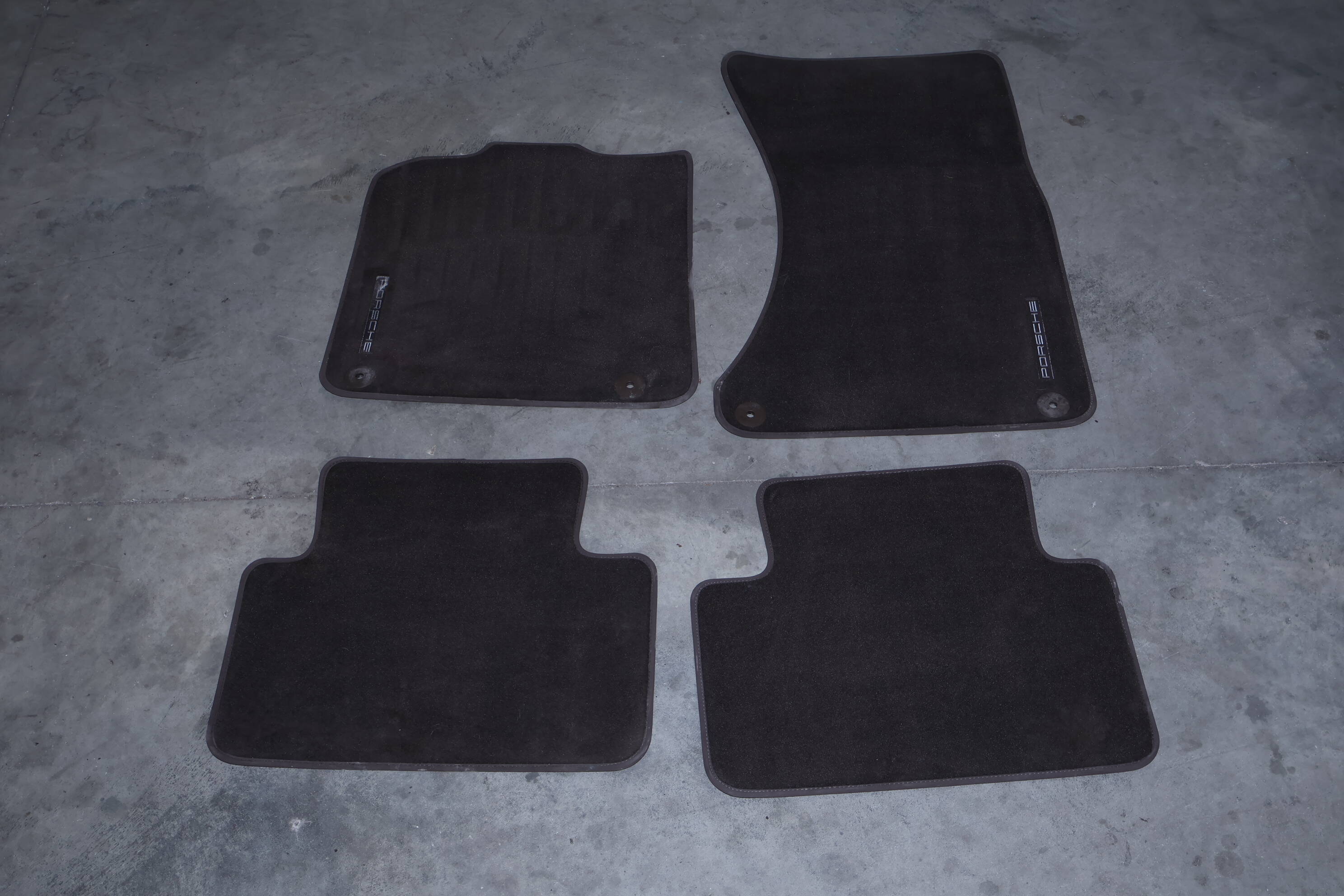 Carpet Floor Mat Set (Porsche)