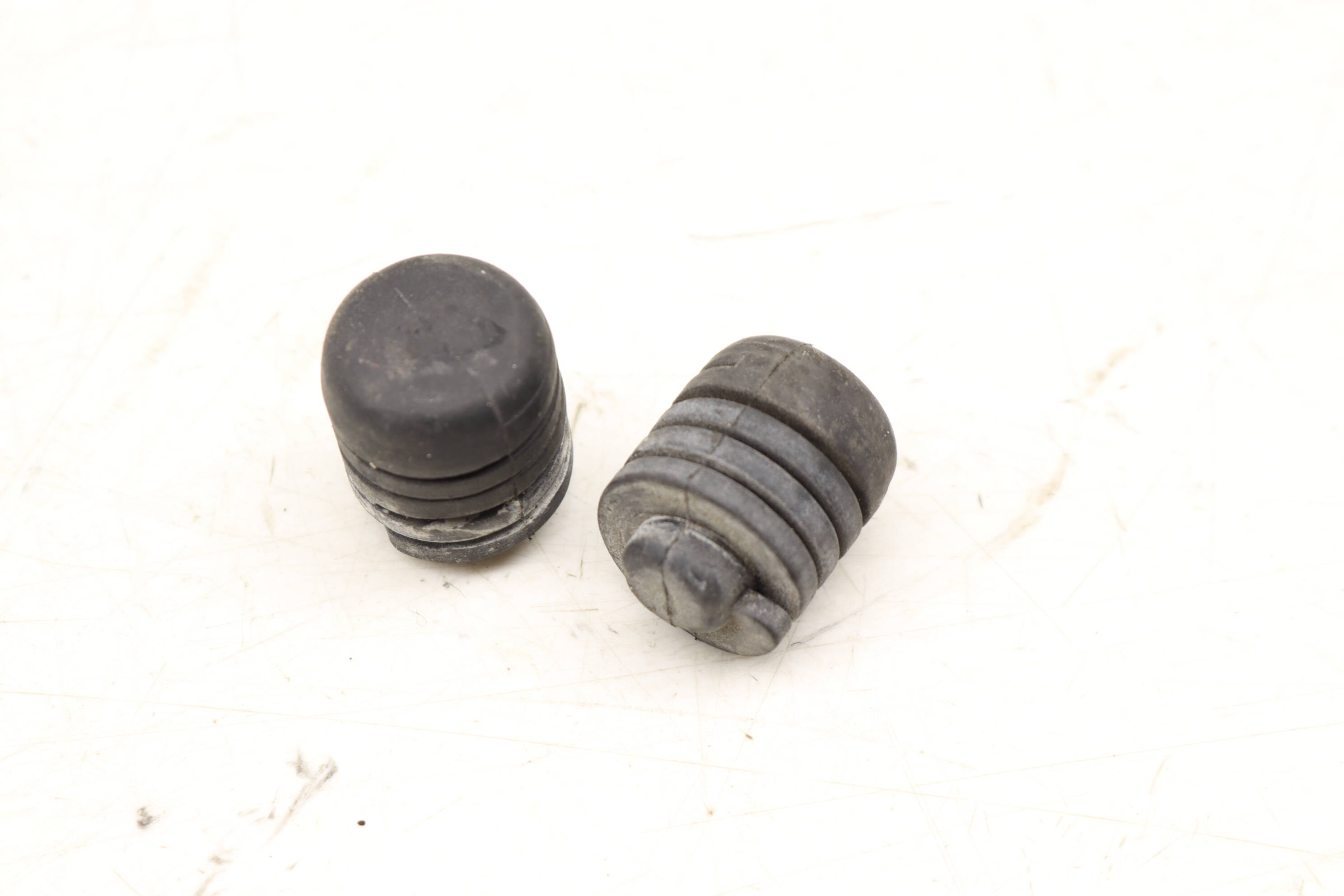 Hood Stop / Jounce Bumper Set (2) 3B0823499C