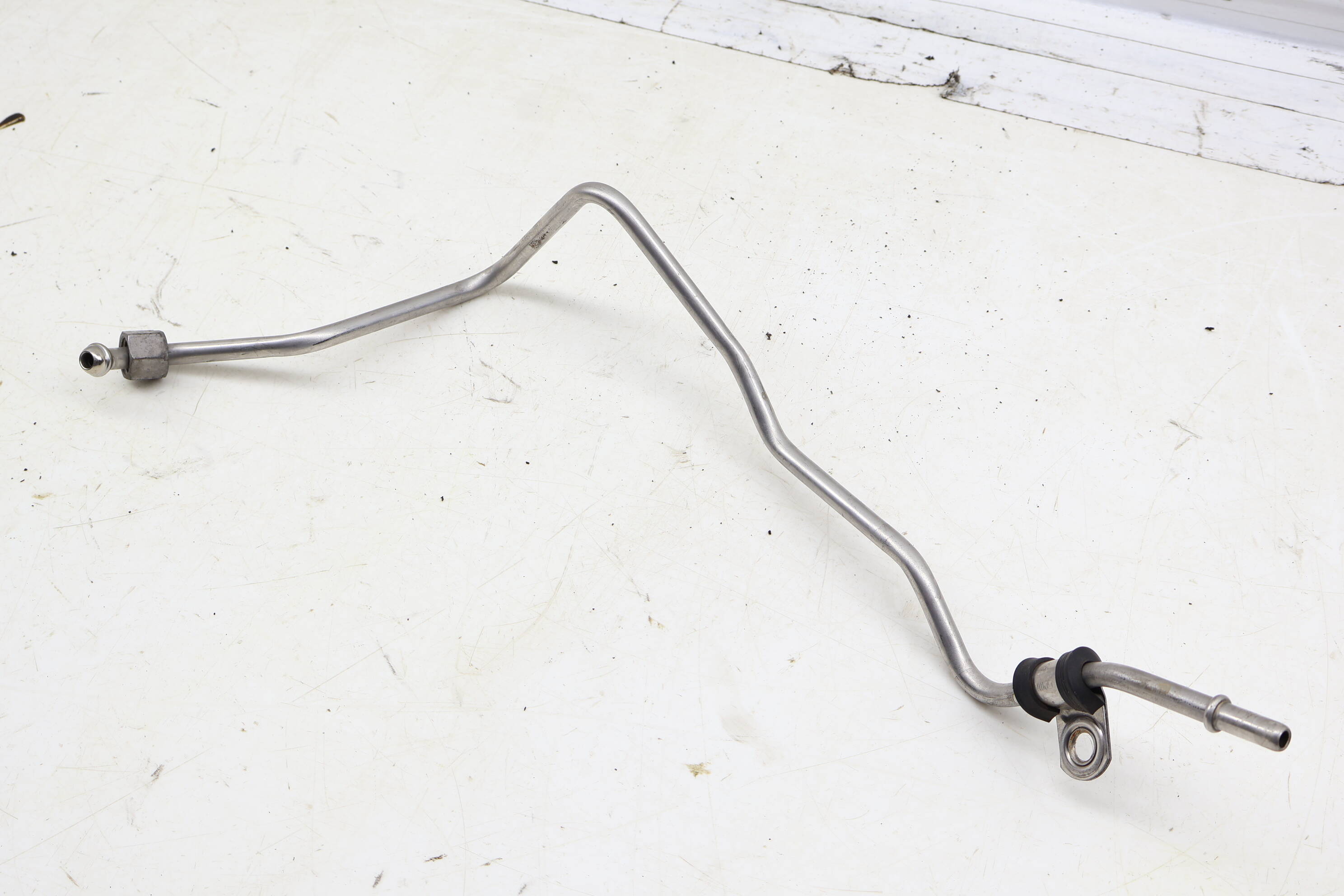 Fuel Line / Pipe 13537585415