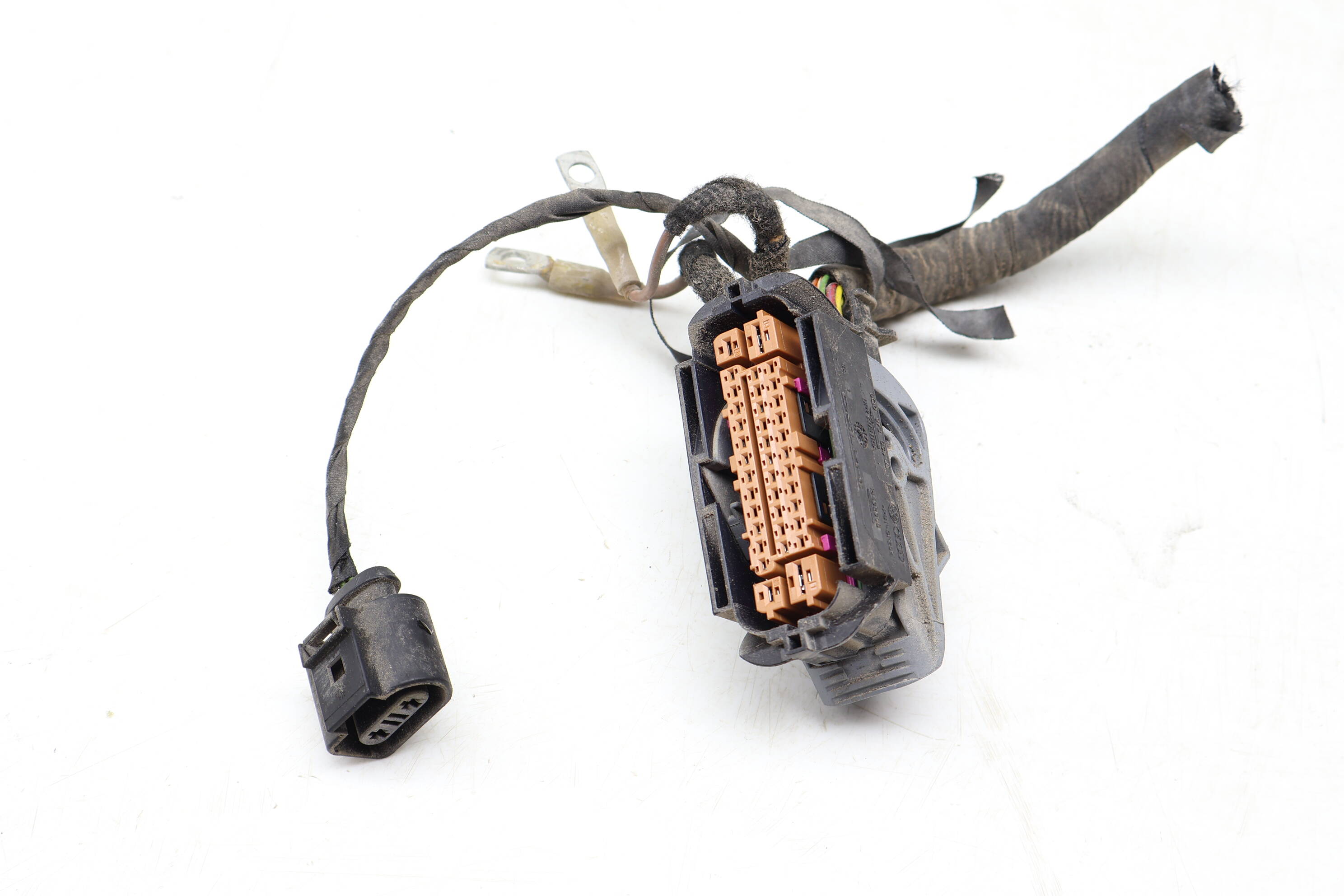 Abs Pump Control Module Wire Connector / Plug 6Q0973038A