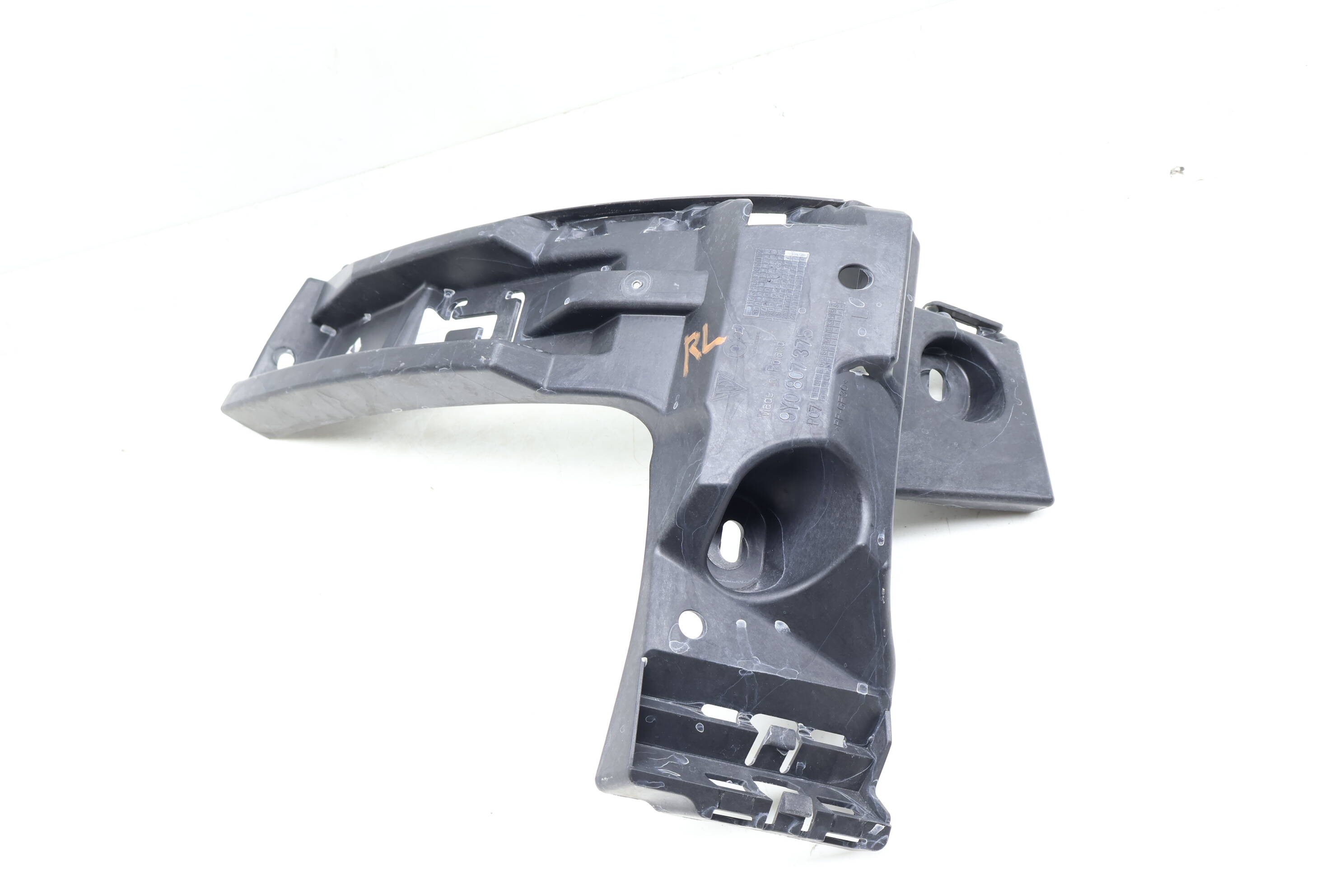 Bumper Mount Bracket (Side) 9Y0807375