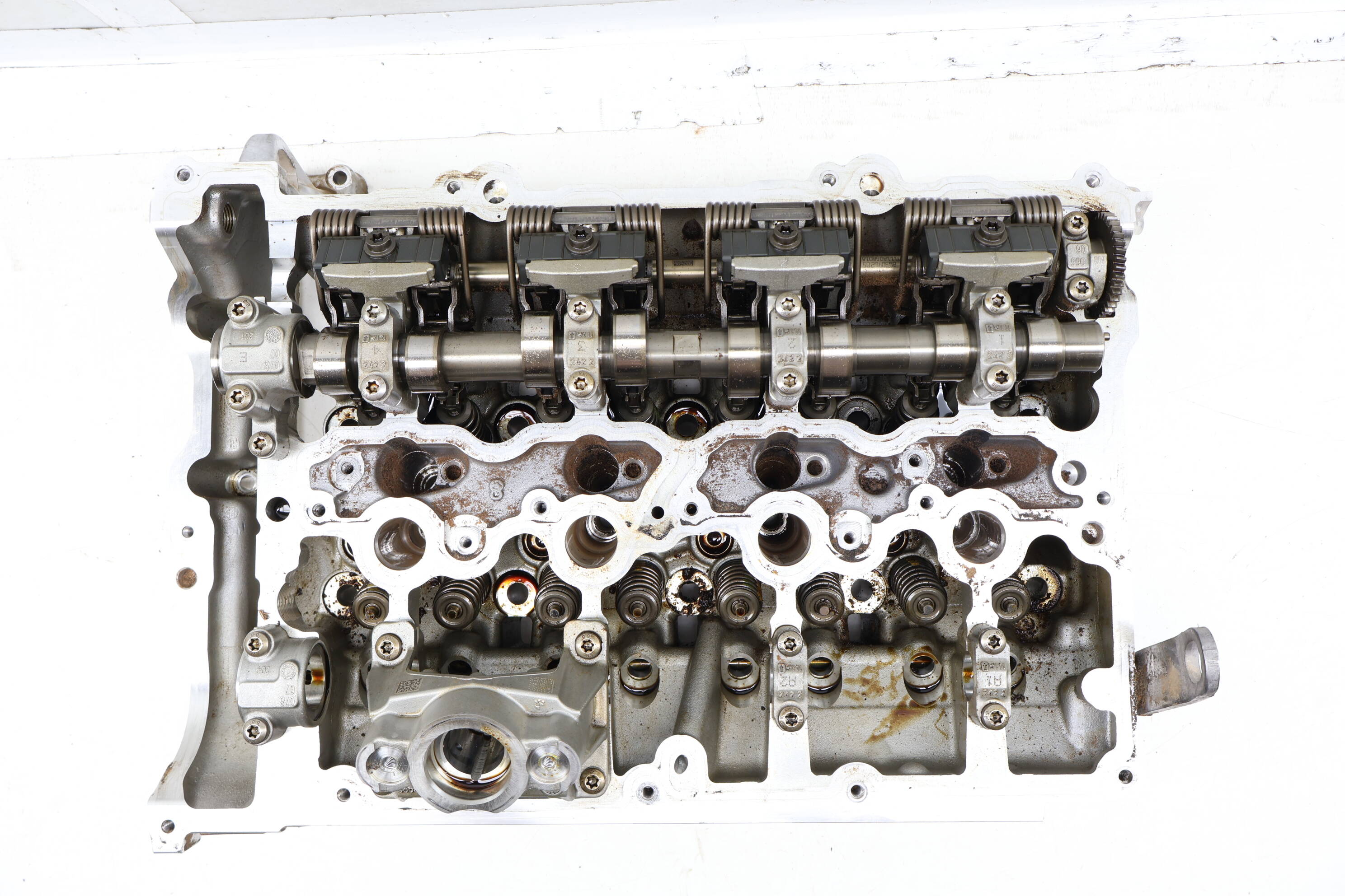 tw BMW Engine Cylinder Head 11128482778