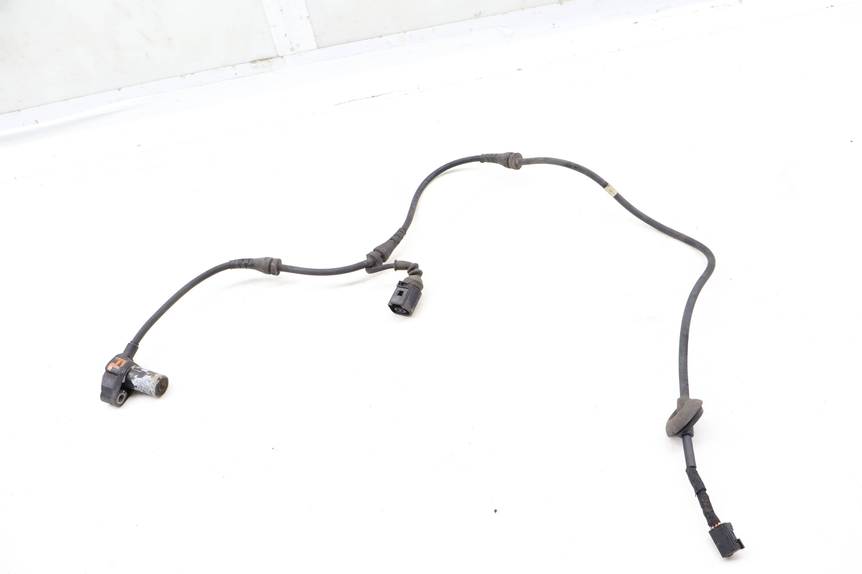 Abs&#x20;Speed&#x20;&#x2F;&#x20;Wheel&#x20;Sensor&#x20;8E0927803B