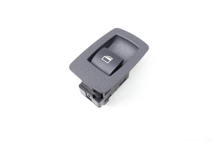 Window Switch W/ Trim 61313404051 main product photo