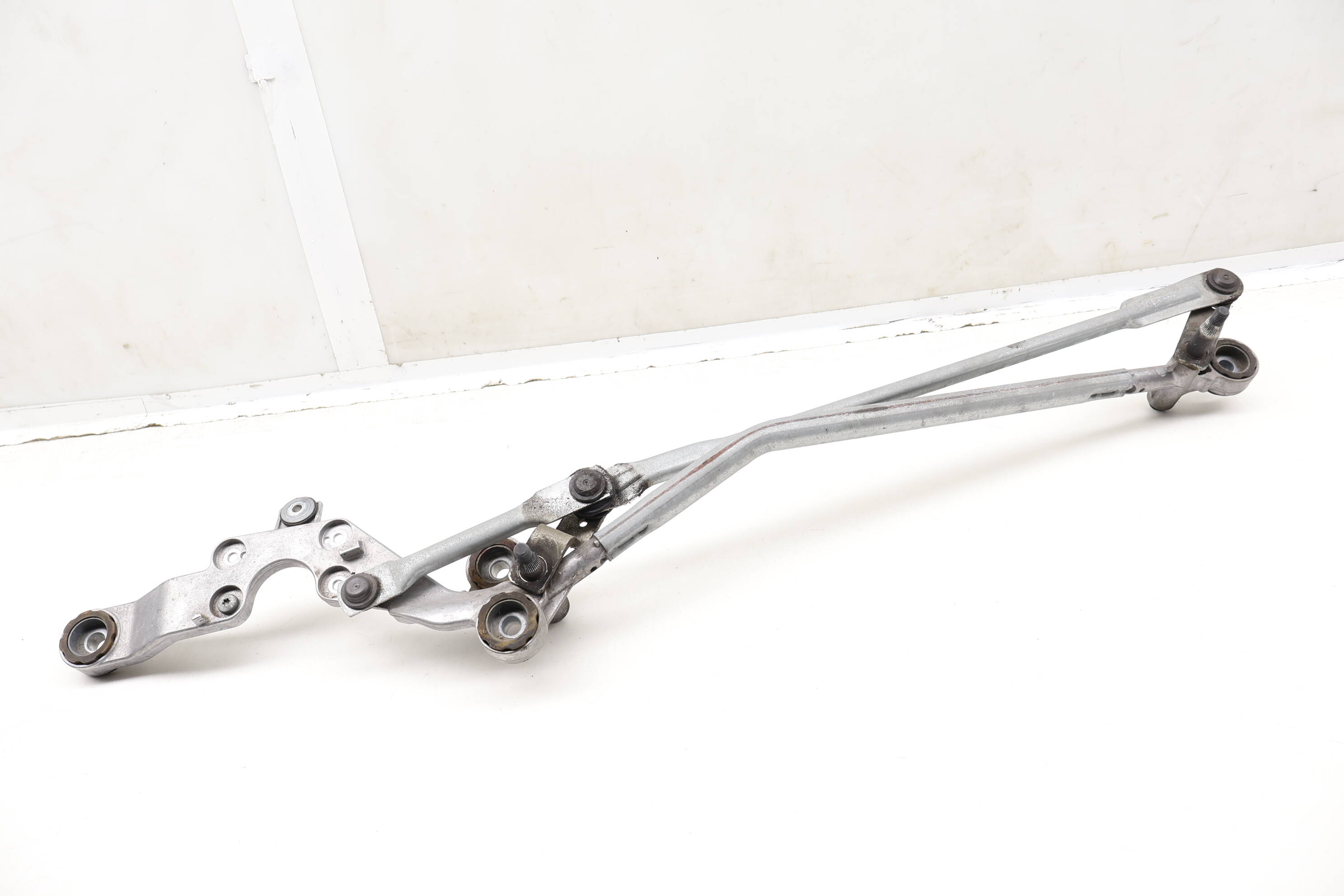 Windshield Wiper Transmission / Bracket 97062803501