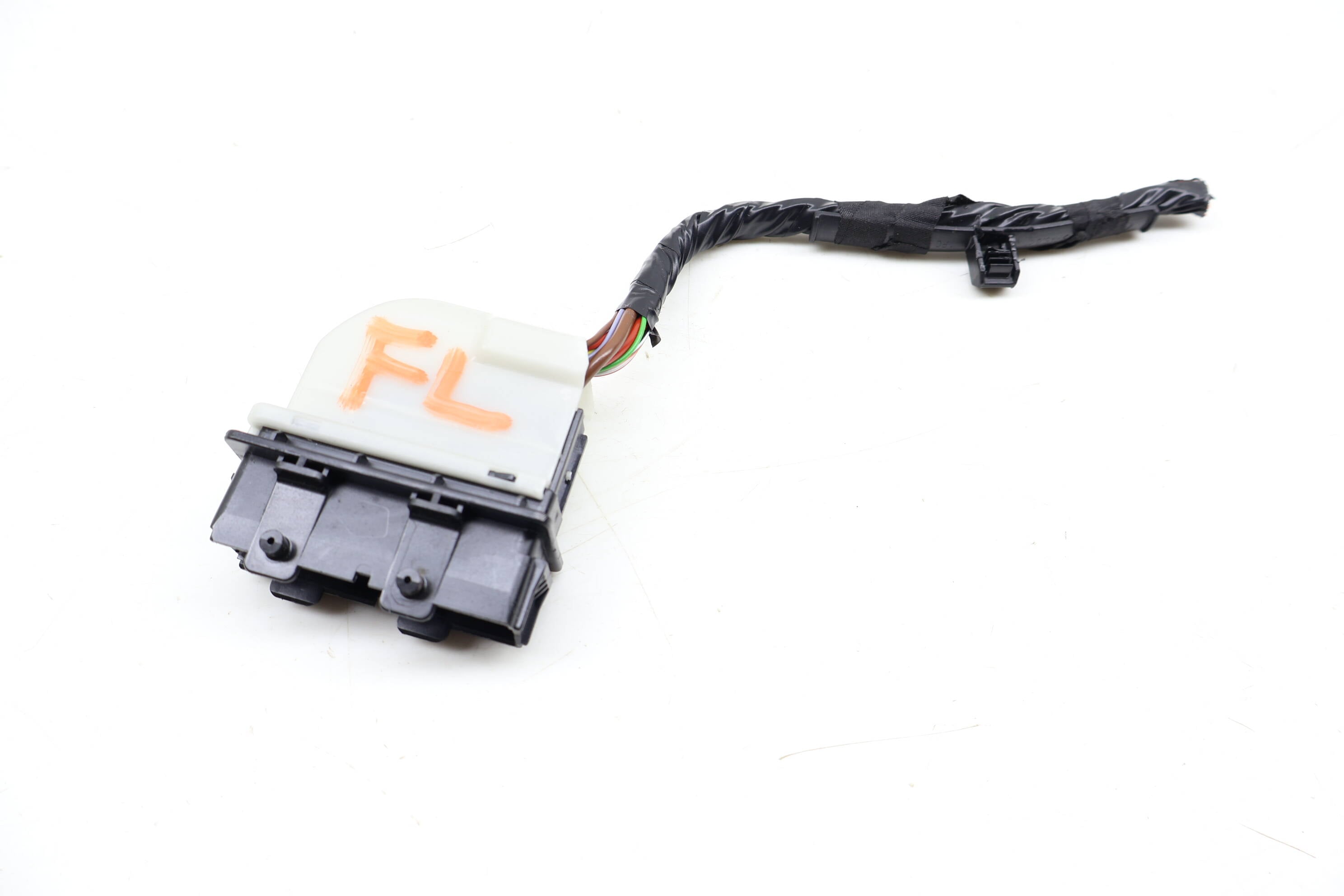 Door Wiring Harness Connector / Pigtail 4H0972701