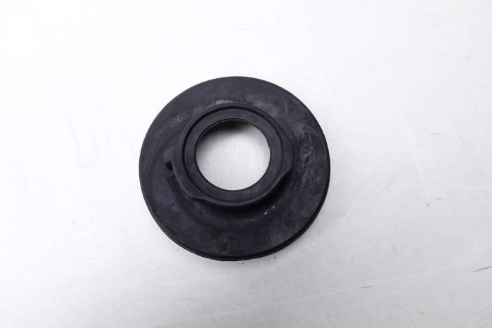 Lower Coil Spring Rubber Mount 5QN512297 main product photo
