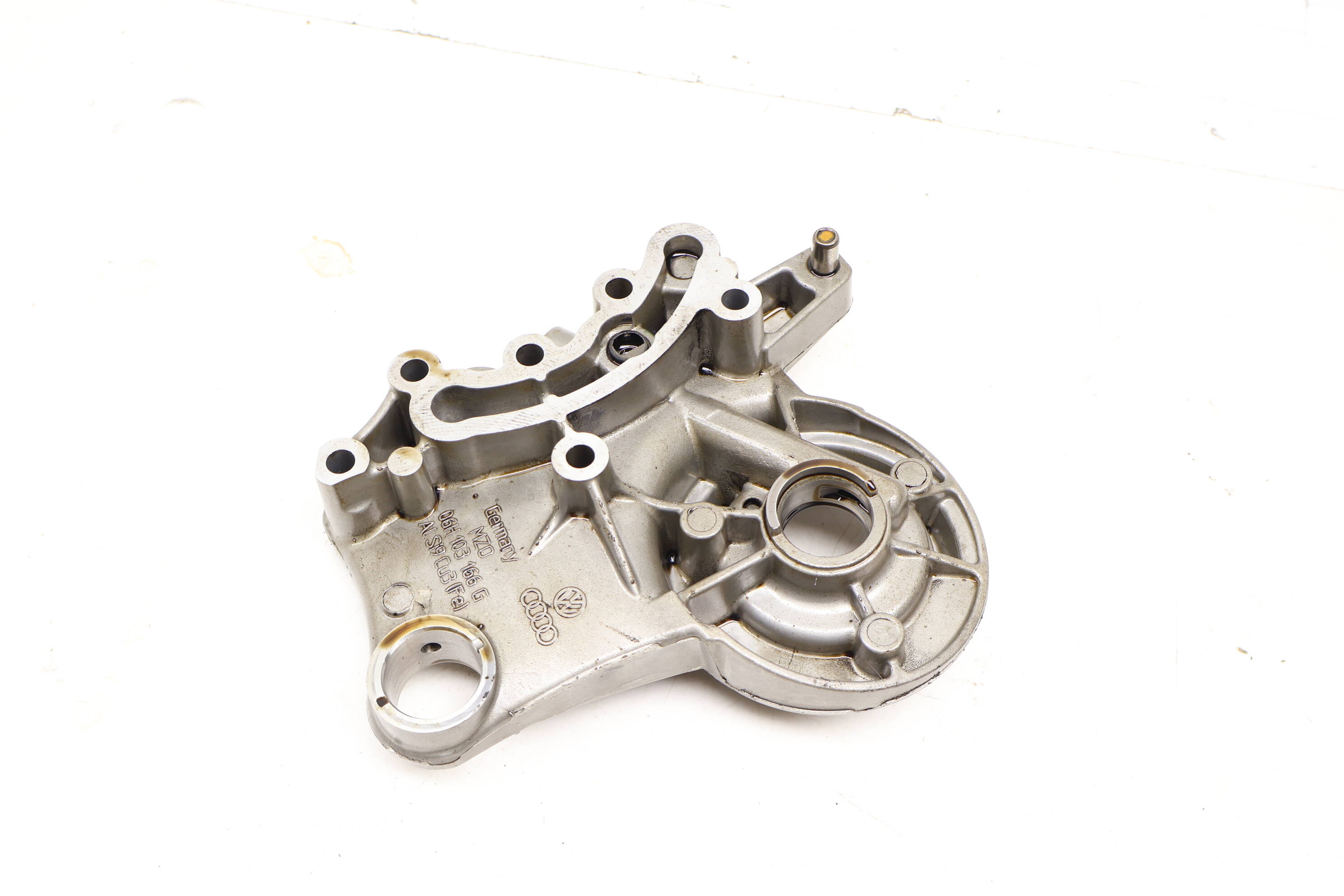 Camshaft Bridge / Bracket 06H103166G