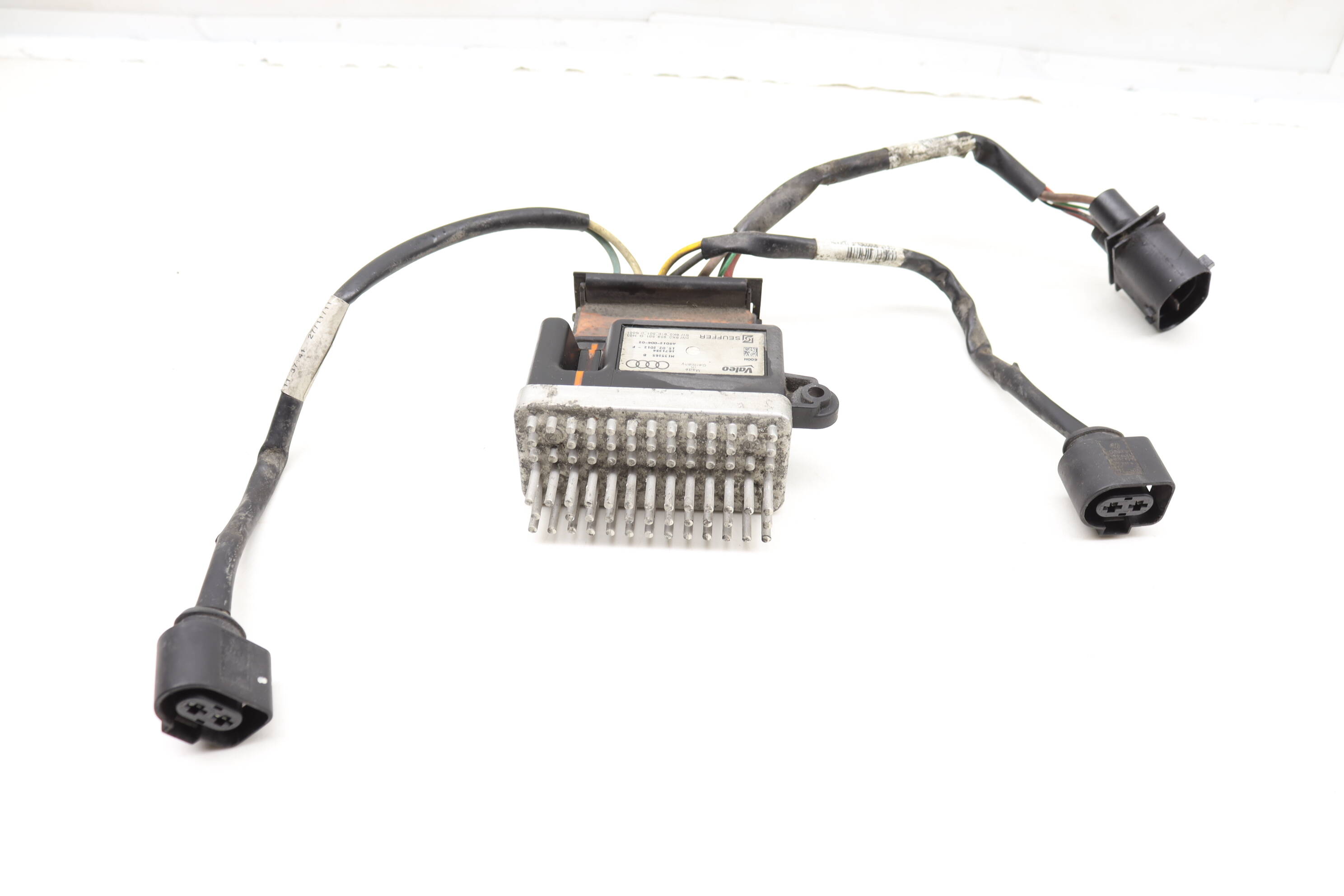 Radiator Cooling Fan Control Module 8K0959501G