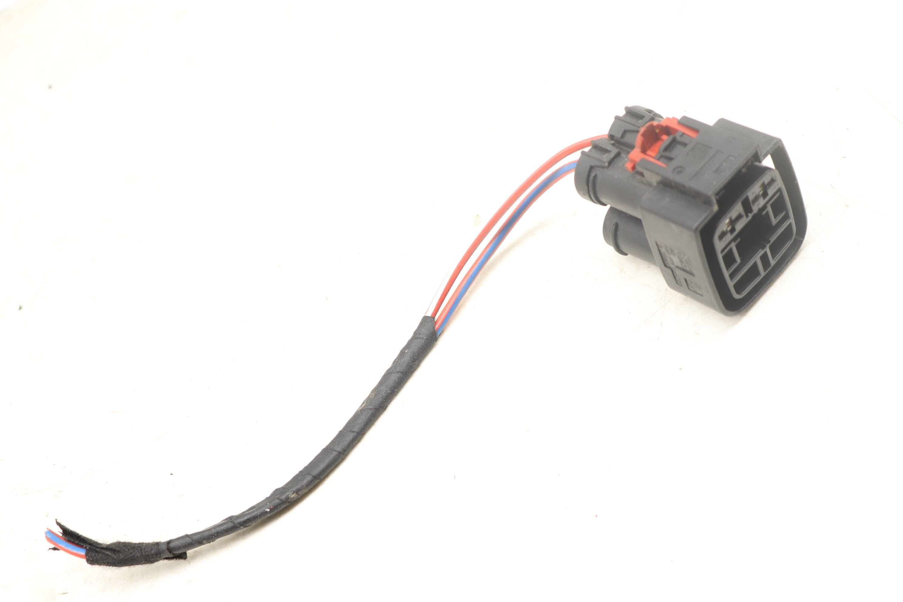 Ignition&#x20;Distributor&#x20;Wiring&#x20;Connector&#x20;&#x2F;&#x20;Pigtail&#x20;61149241866