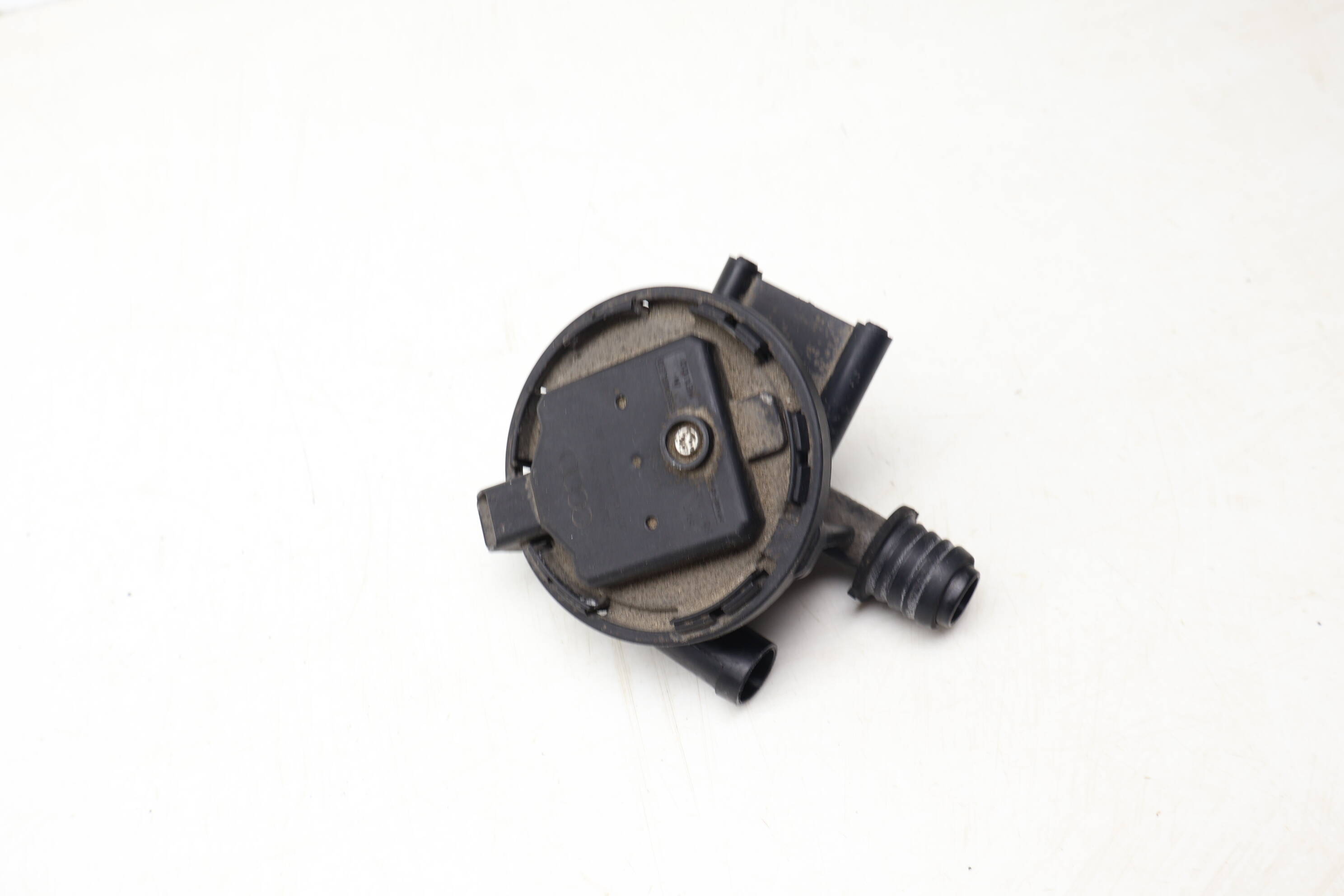 Leak Detection Pump / Pressure Switch 8K0906253L