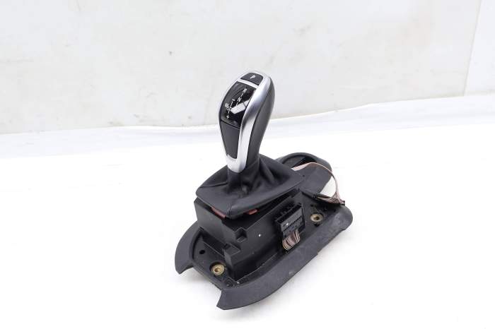 Automatic Gear Shifter Knob Assembly 61319260295 main product photo