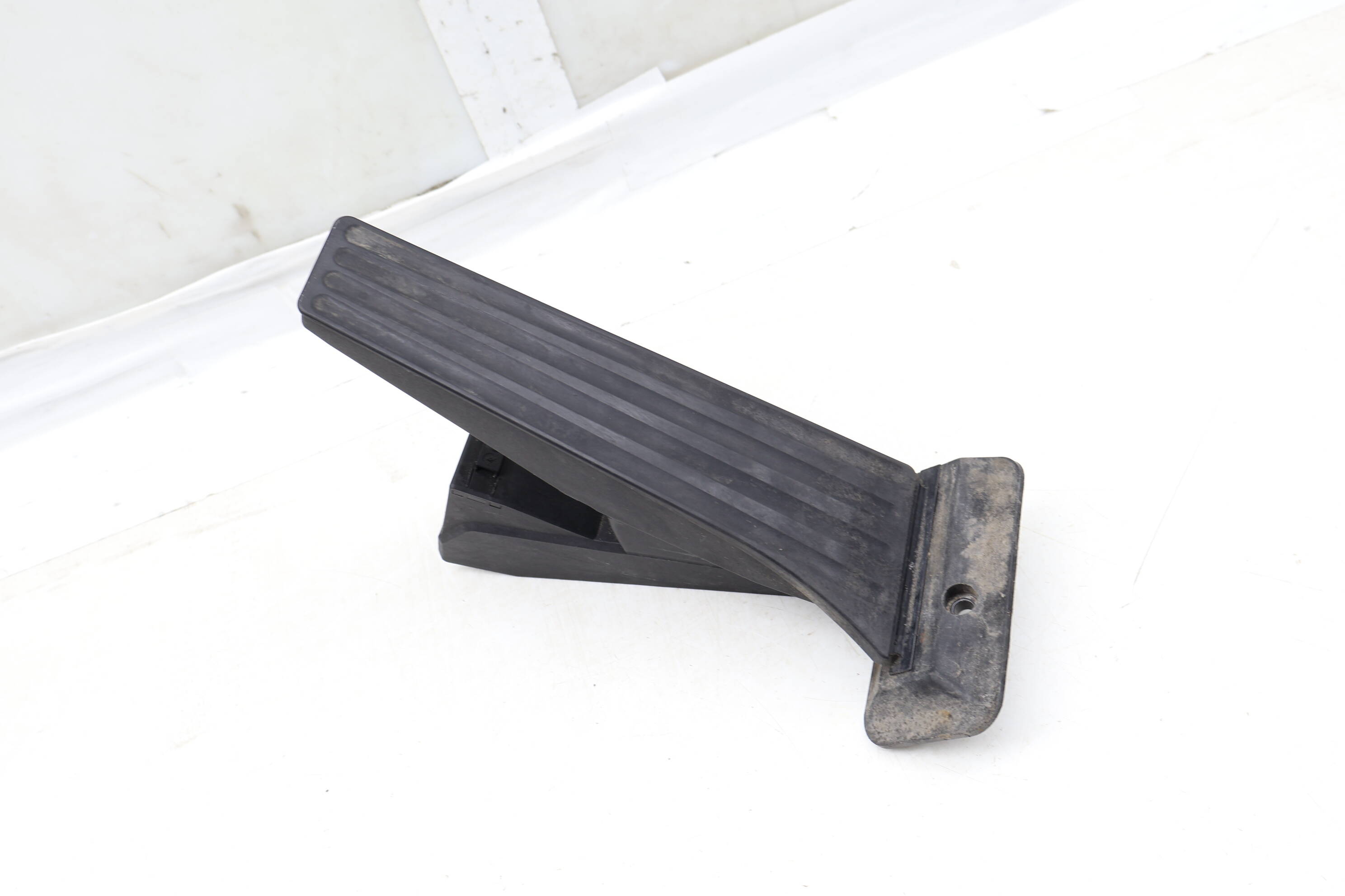 Gas Pedal / Accelerator Module 35426860784