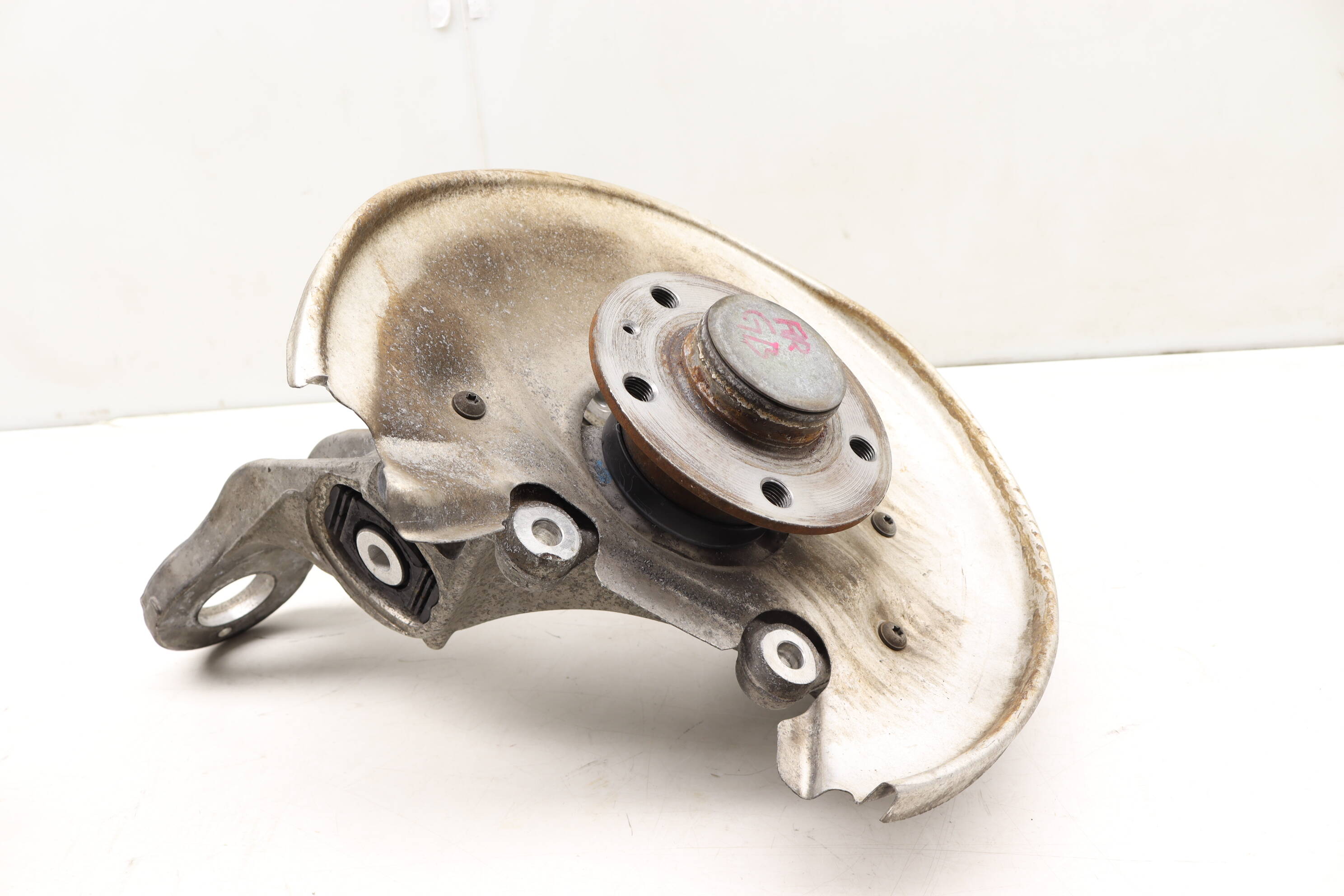 Knuckle&#x20;W&#x2F;&#x20;Wheel&#x20;Bearing&#x20;8K0505432AK