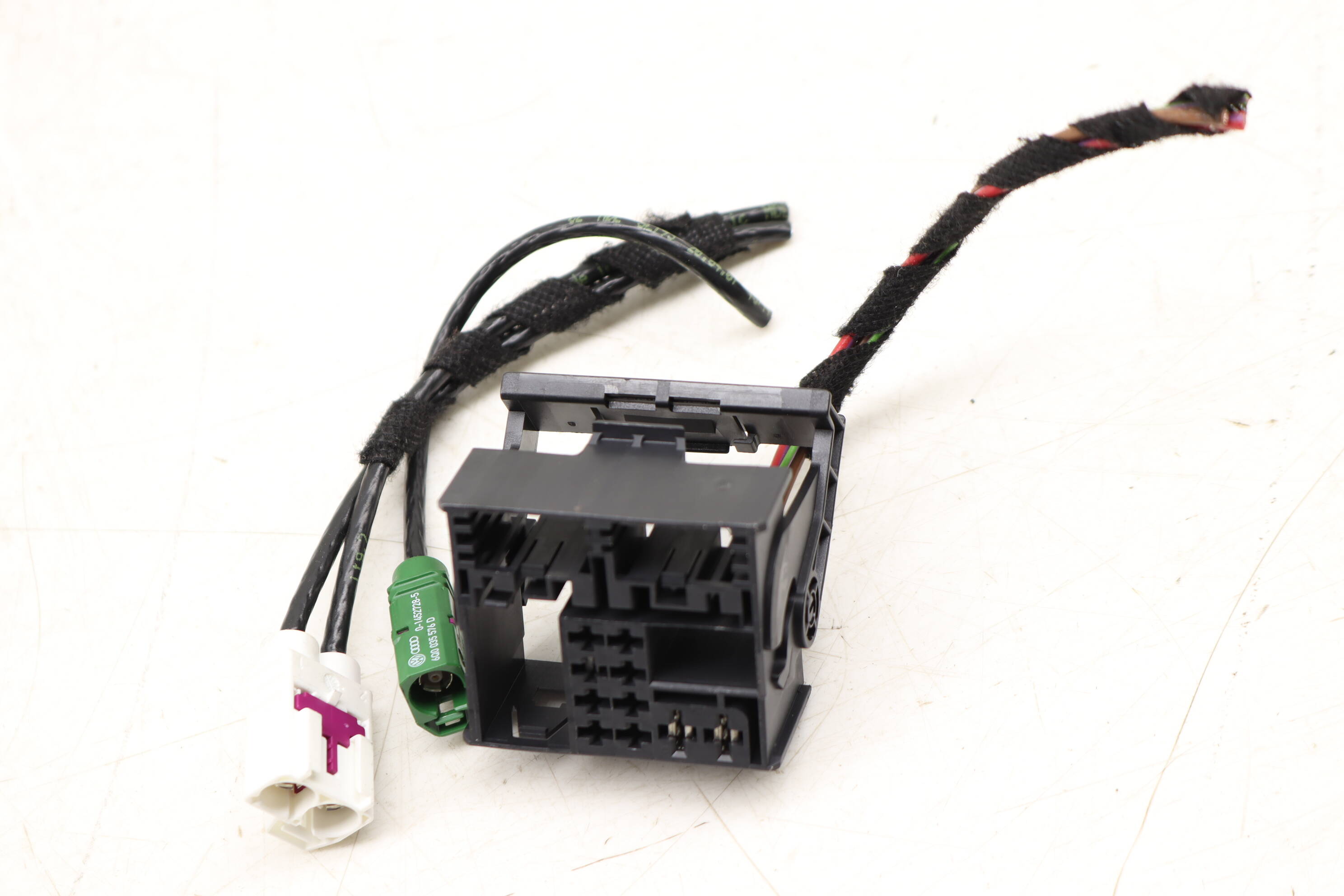 Radio Tuner Amplifier / Amp Wiring Harness Connector Set