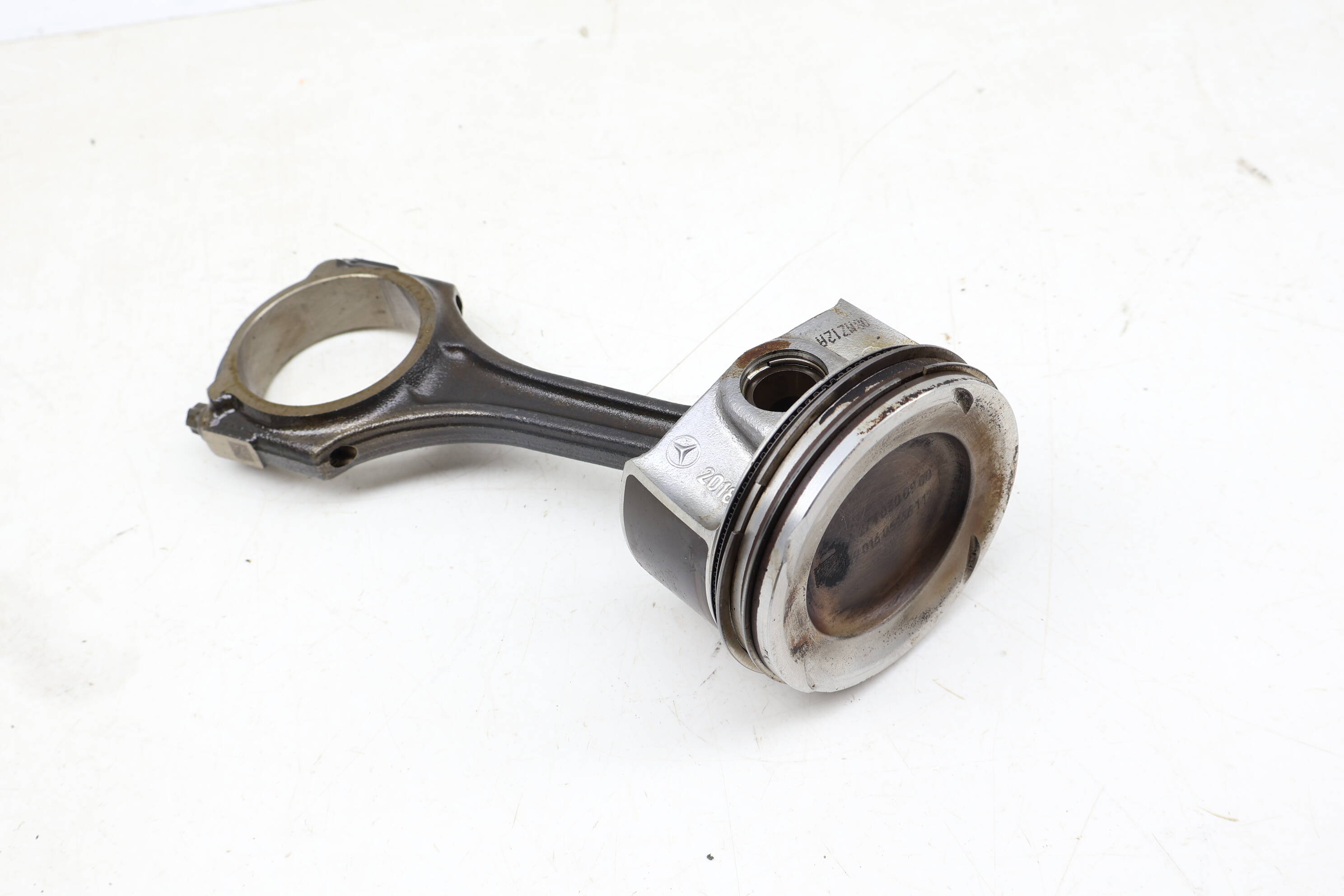 Piston W/ Connecting Rod 2740300900