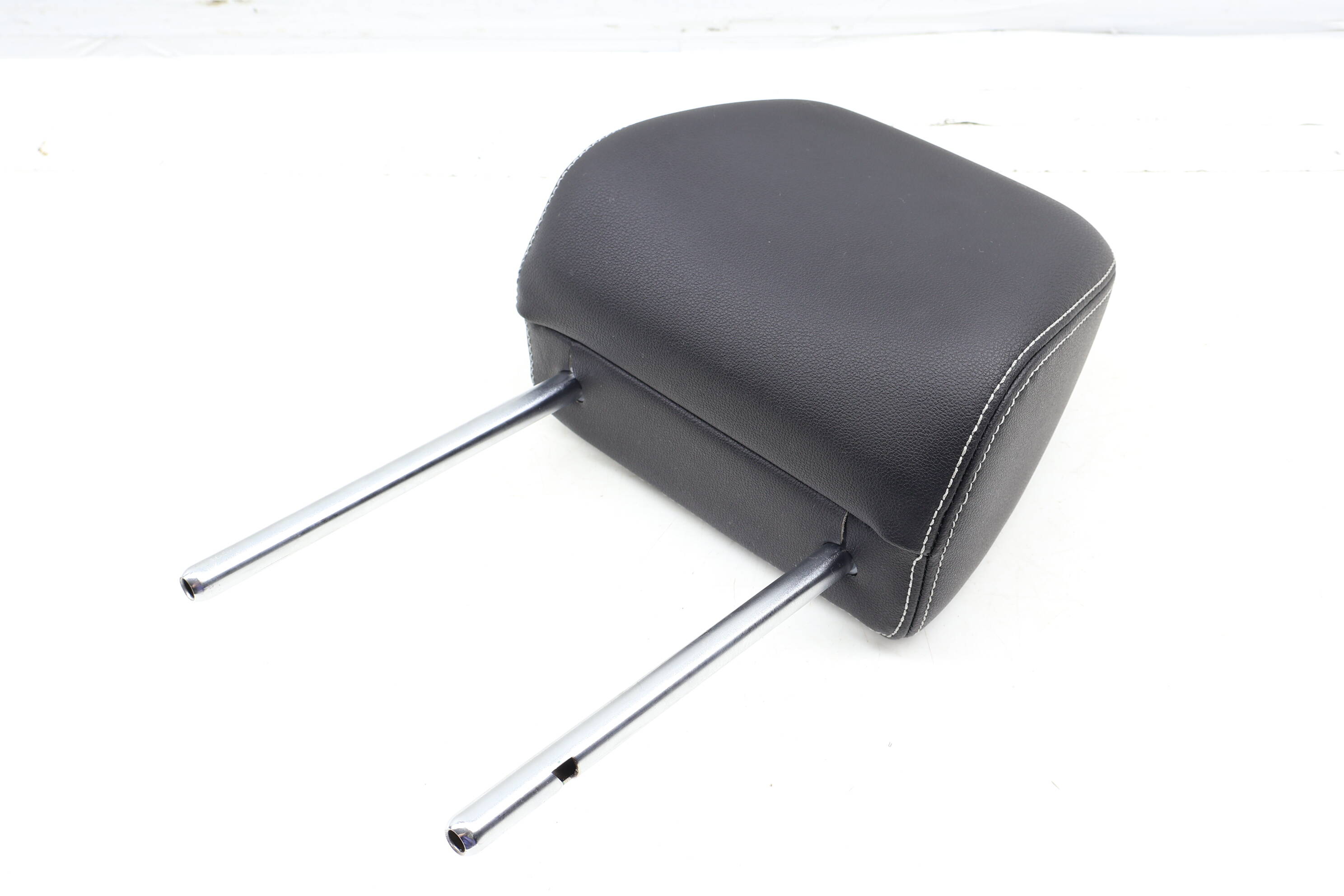 2Nd Row Headrest / Head Rest 3CN885901G