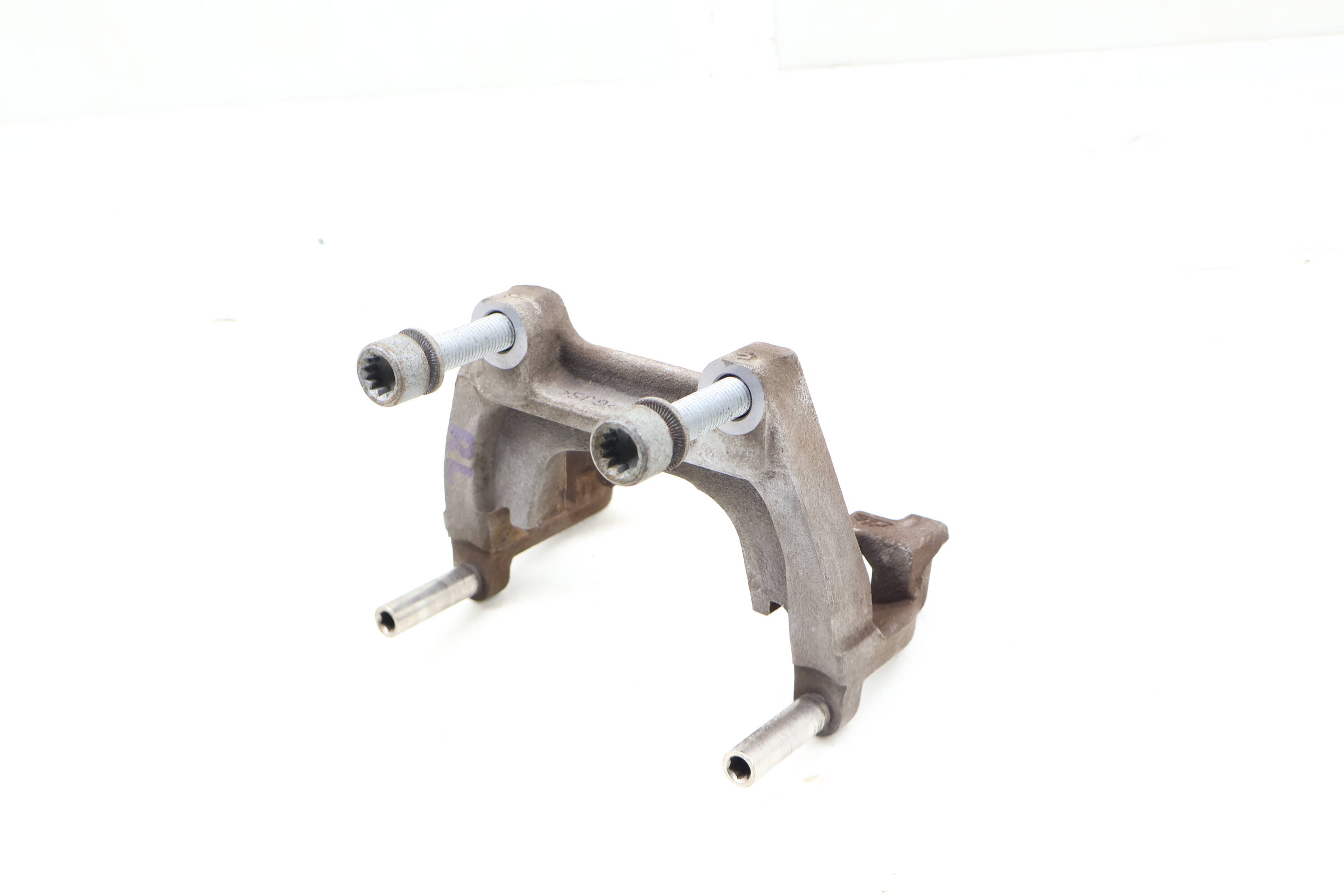 Brake&#x20;Caliper&#x20;Carrier&#x20;&#x2F;&#x20;Bracket&#x20;5Q0615425C