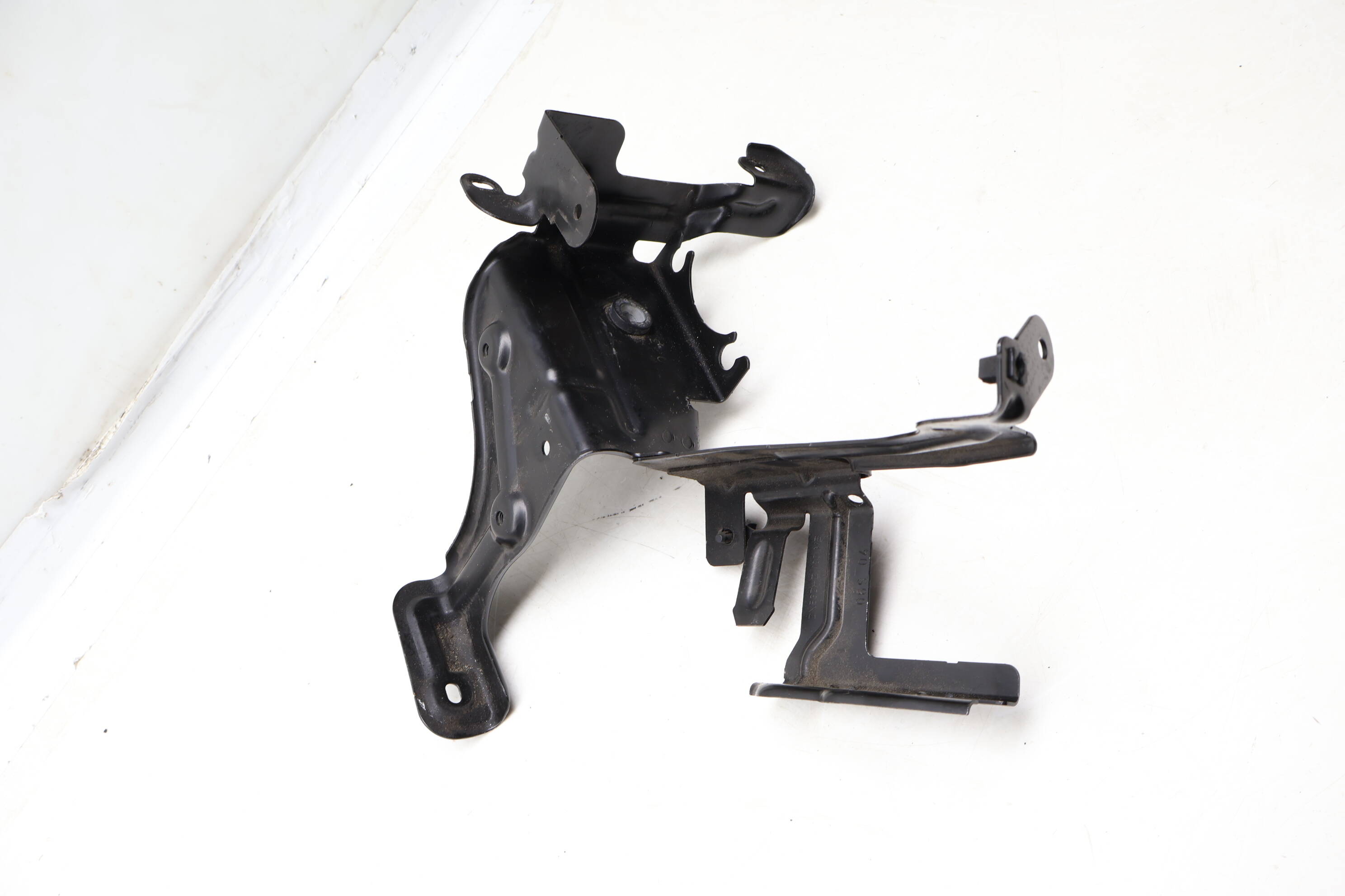 Abs Pump Mount Bracket 8E0614119AK