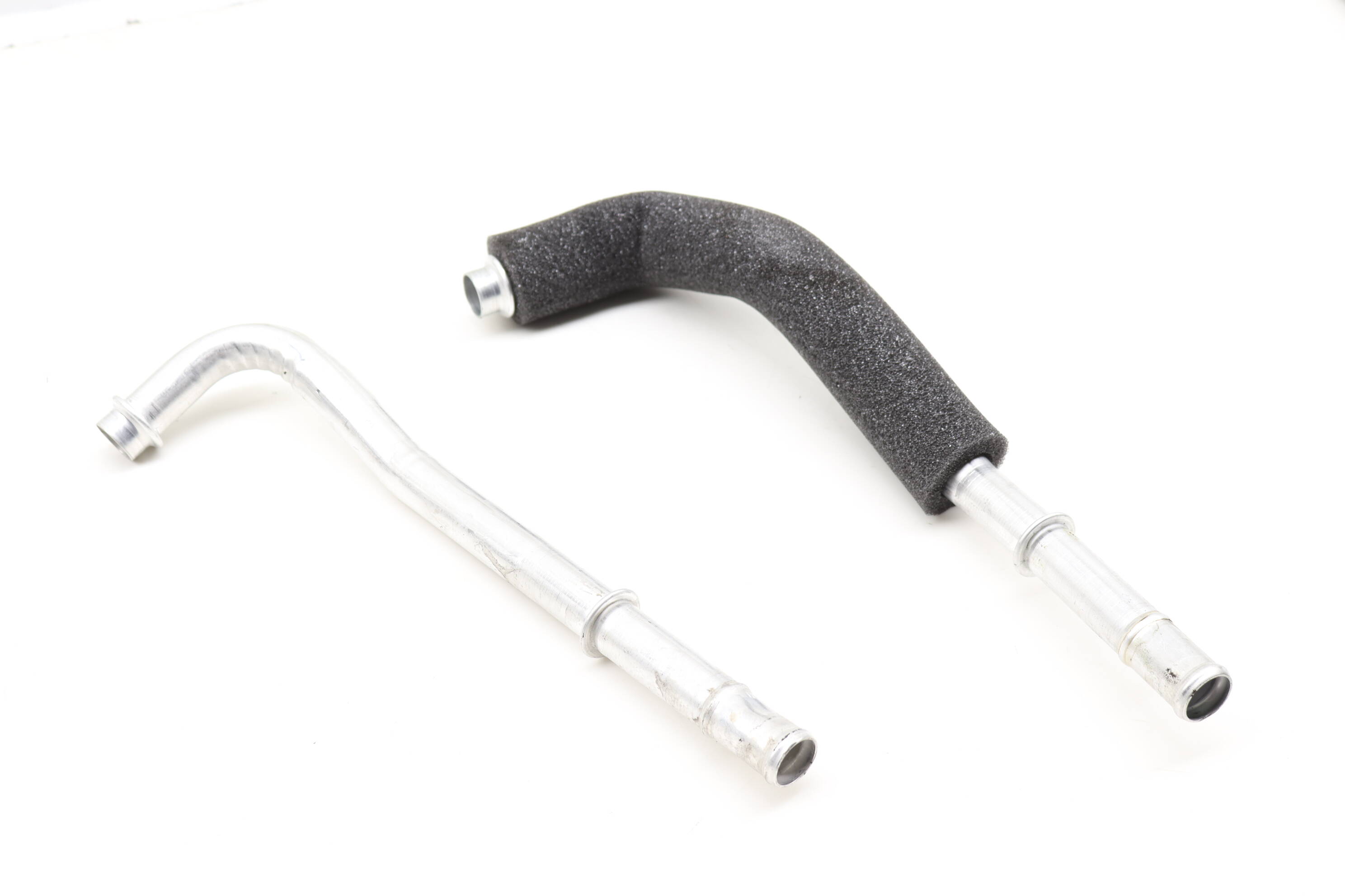 Heater&#x20;Core&#x20;Pipe&#x20;&#x2F;&#x20;Tube&#x20;Set&#x20;64119361714