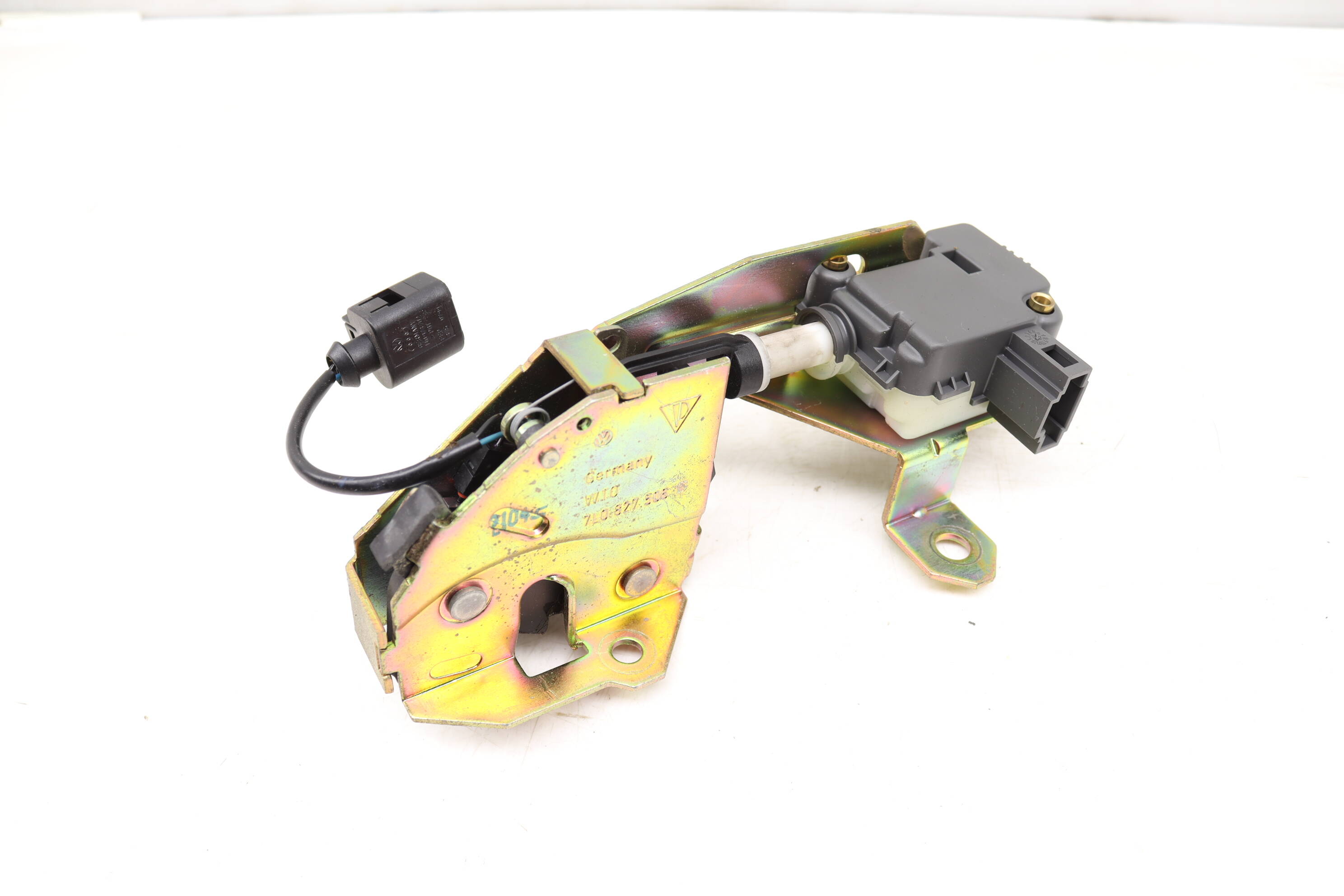 Trunk Latch / Lock Actuator 7L0827506D