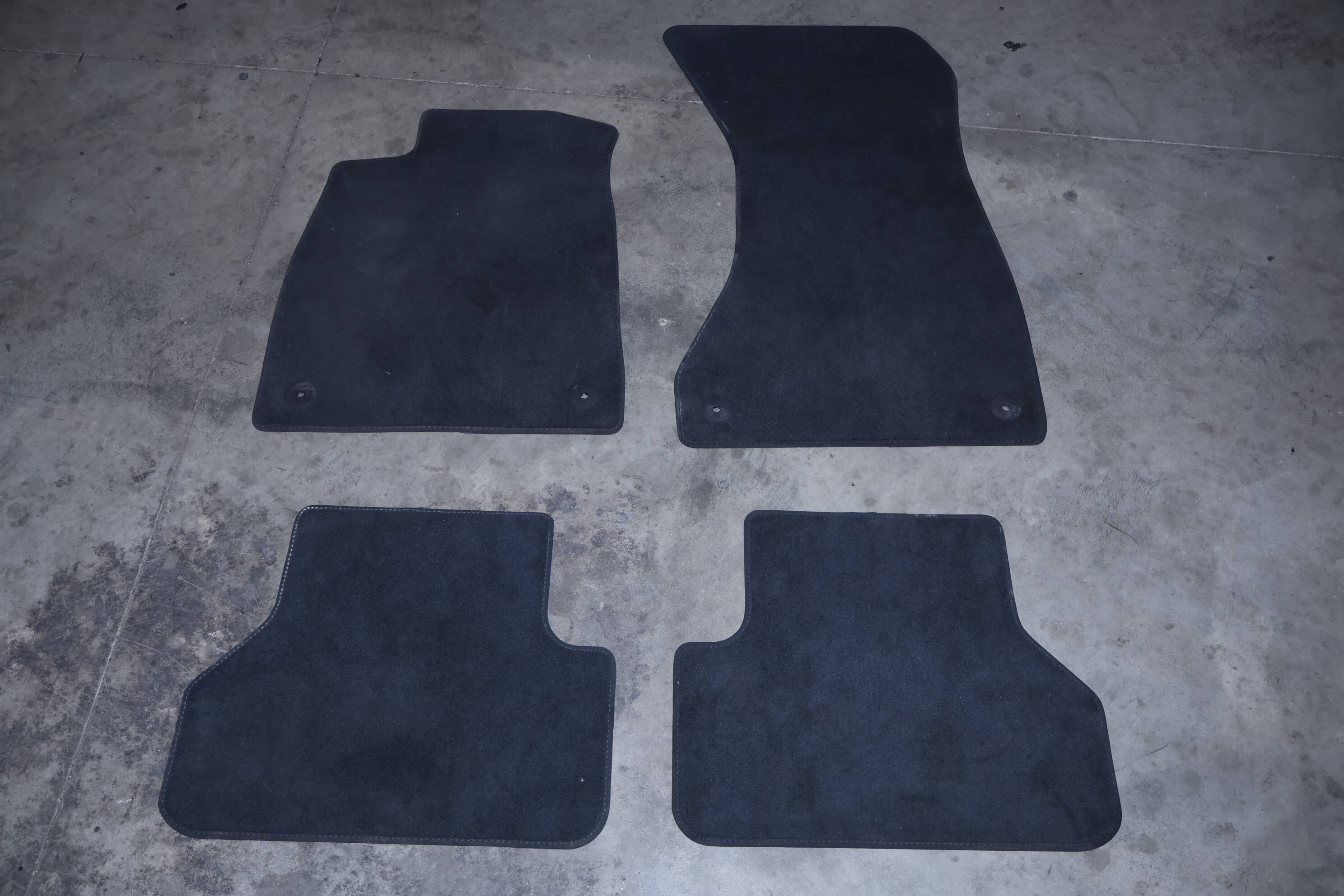 Carpet Floor Mat Set 8W1863691B