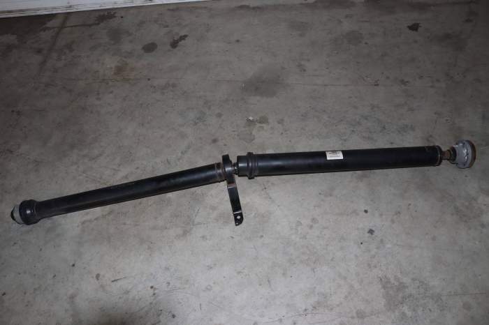 Driveshaft / Propeller Shaft 8K0521101M main product photo