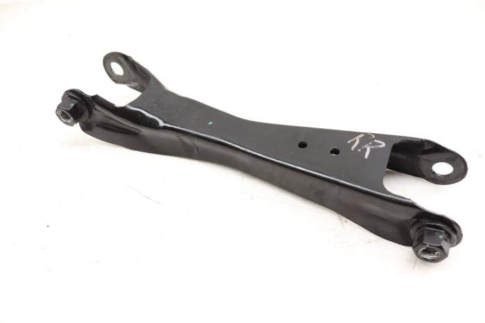 Wishbone / Trailing / Control Arm 33306867880 main product photo
