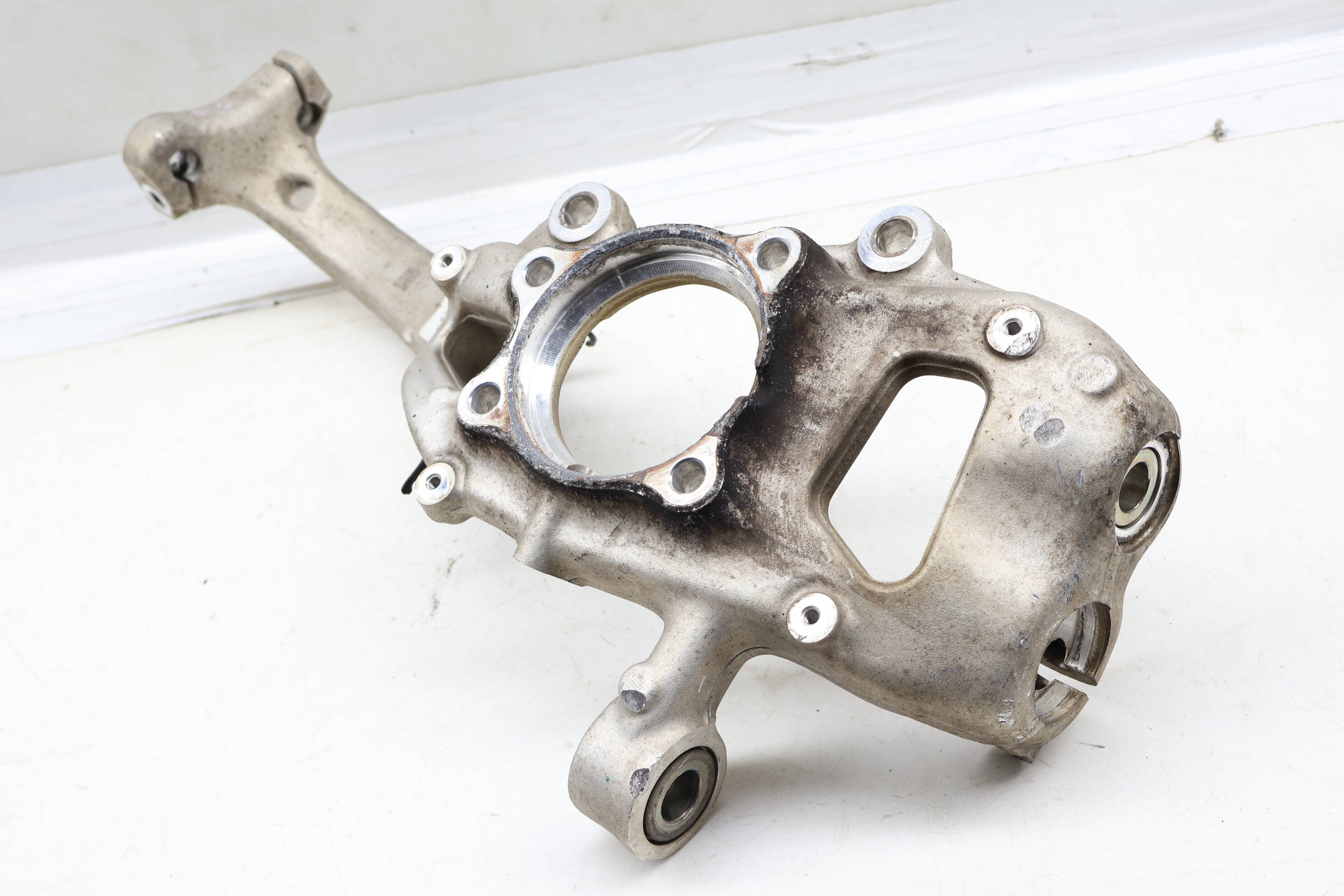 Spindle Knuckle / Wheel Bearing Housing 80A407559