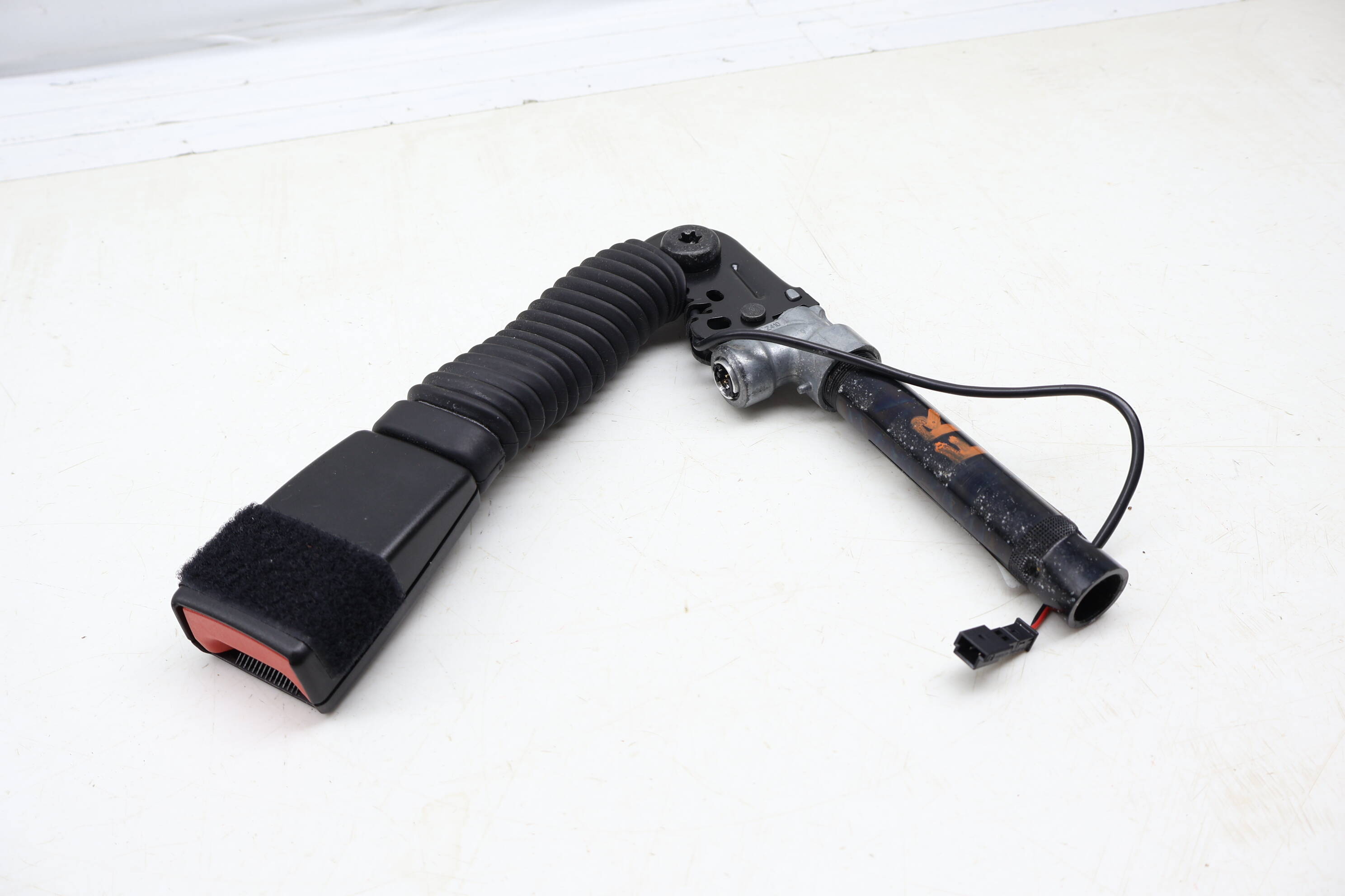 Seat Belt Buckle / Receiver 72117328842