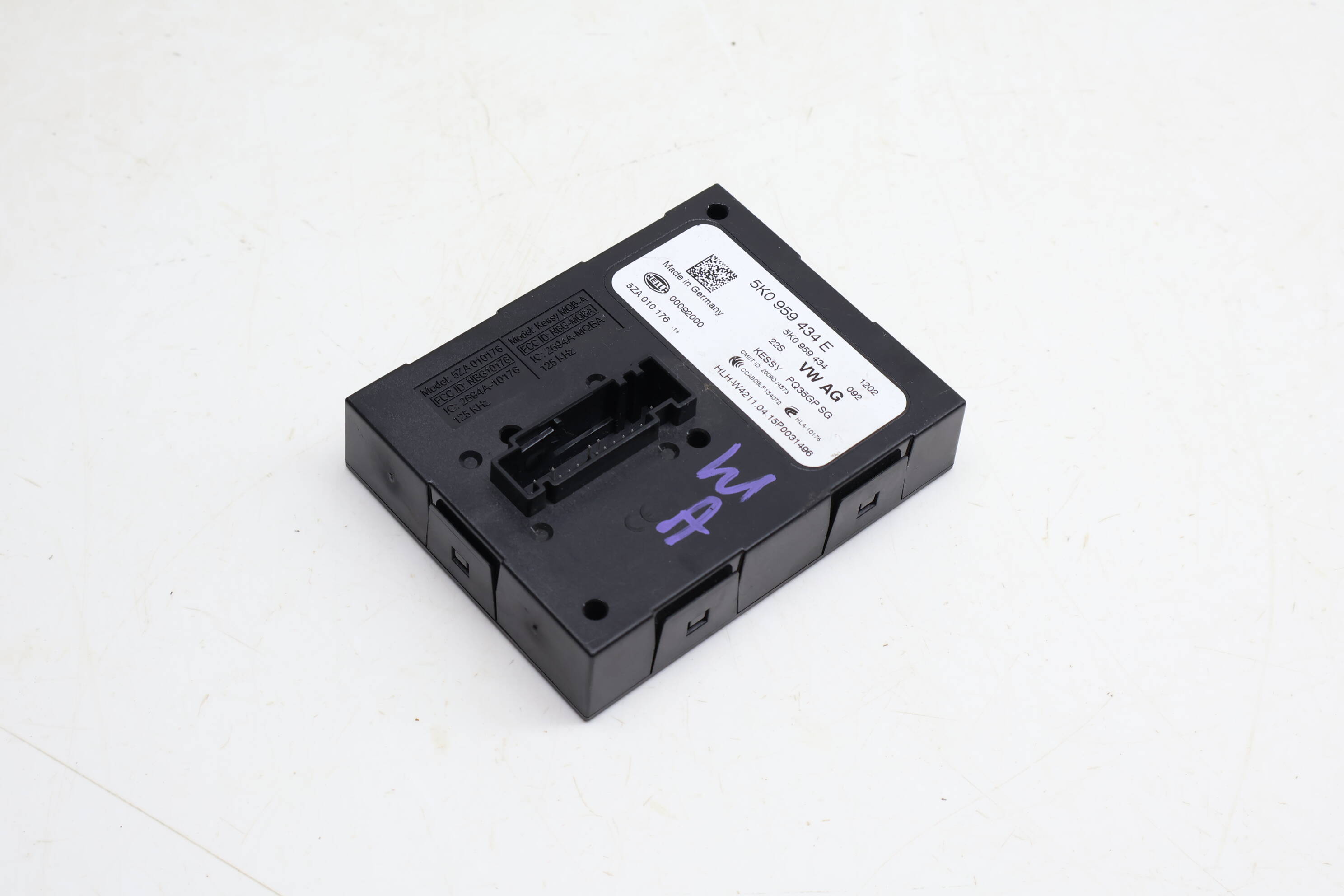 Keyless Entry / Kessy Module 5K0959434E