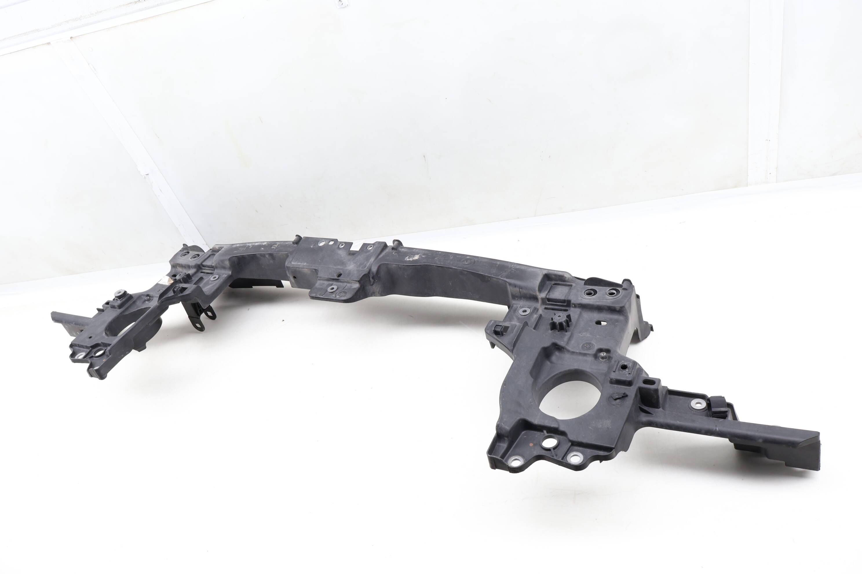 Radiator / Core Support 7P6805594C