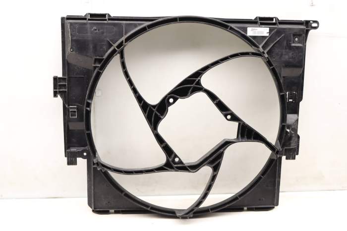 Radiator Electric Cooling Fan Housing / Cowl 17427640647 main product photo