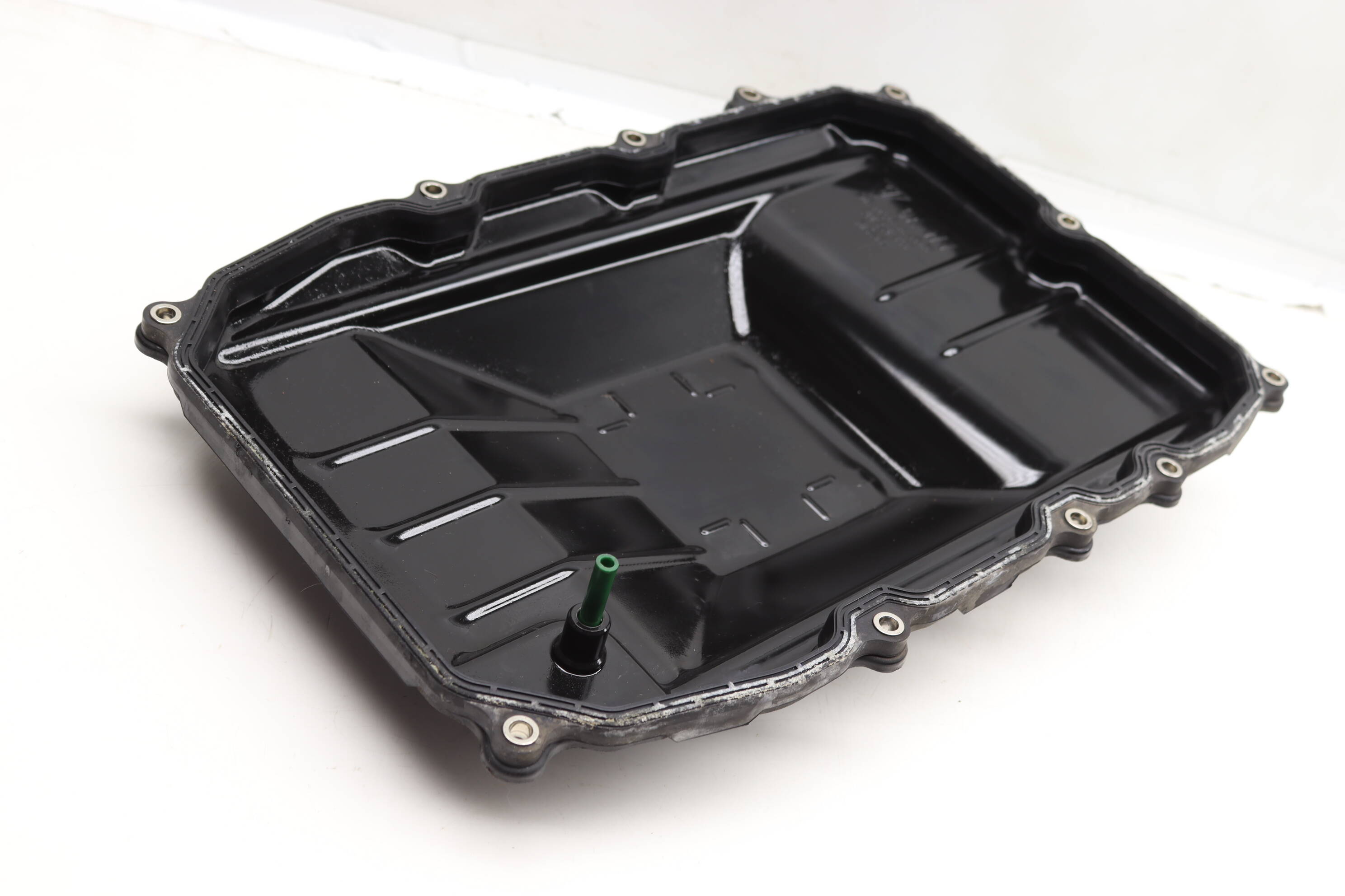 Transmission Oil Pan / Sump 0C8321361 95832136100