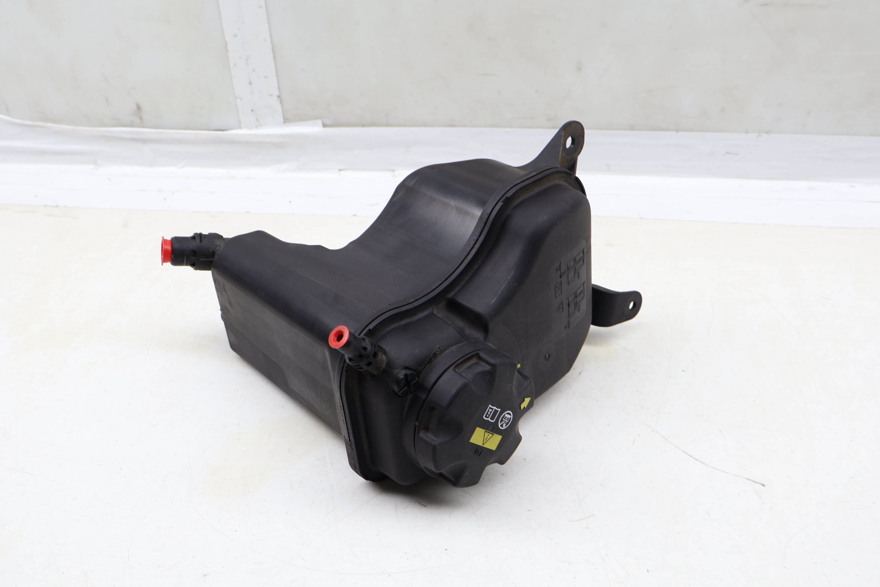 Coolant Expansion Tank / Reservoir / Bottle 17137640514