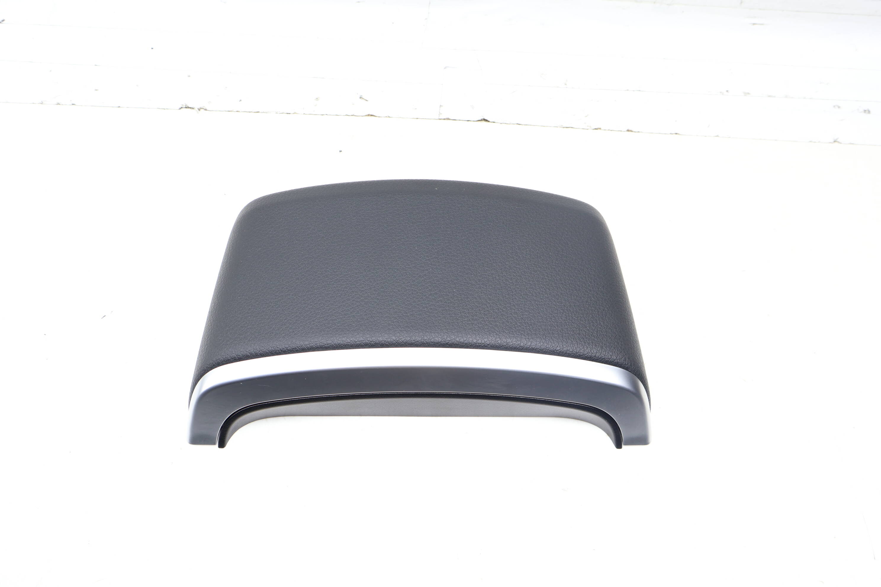 Center Console Armrest Trim / Cover 4M8863915