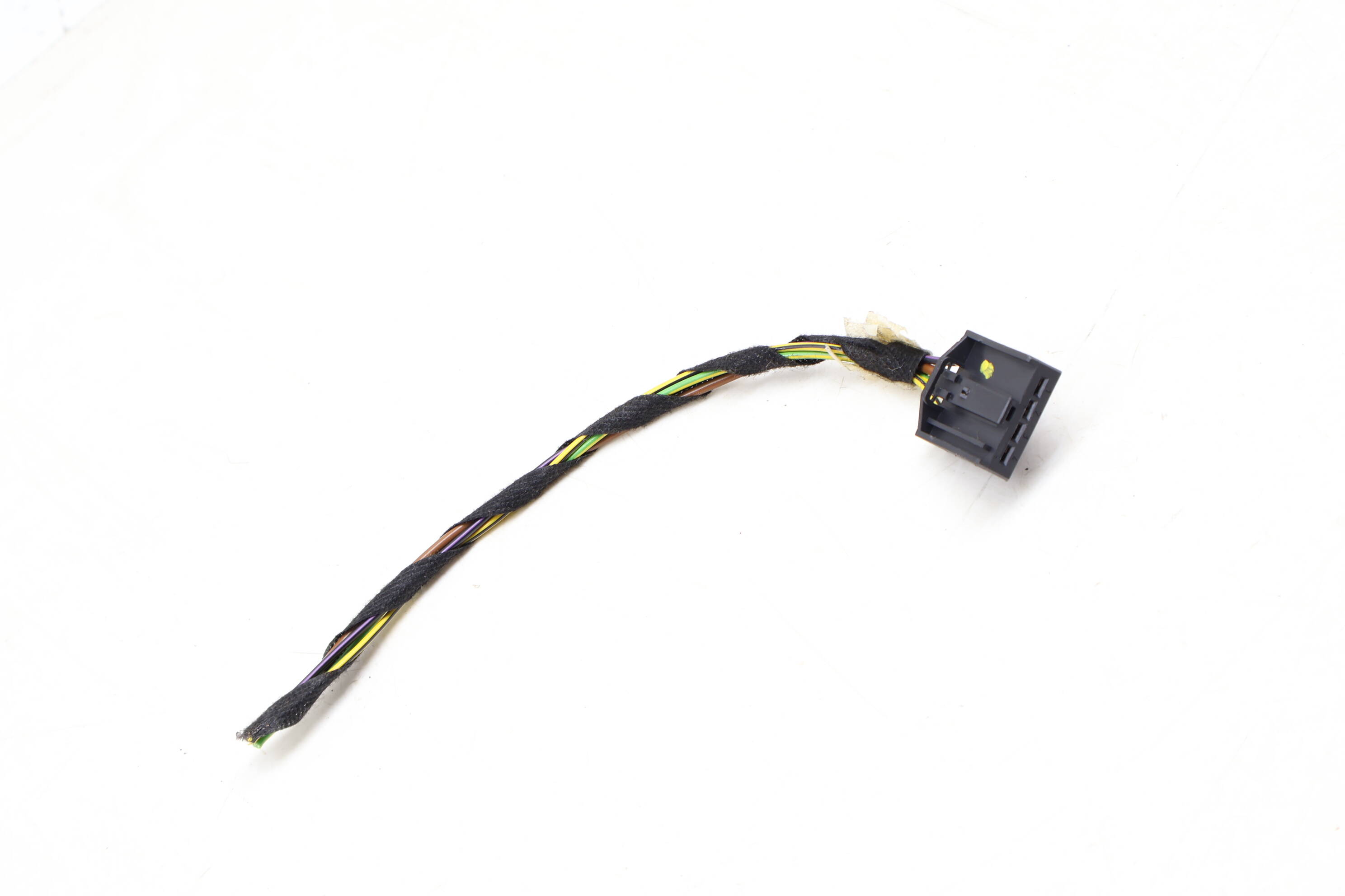 4-Pin&#x20;Wiring&#x20;Connector&#x20;&#x2F;&#x20;Pigtail&#x20;61136984746