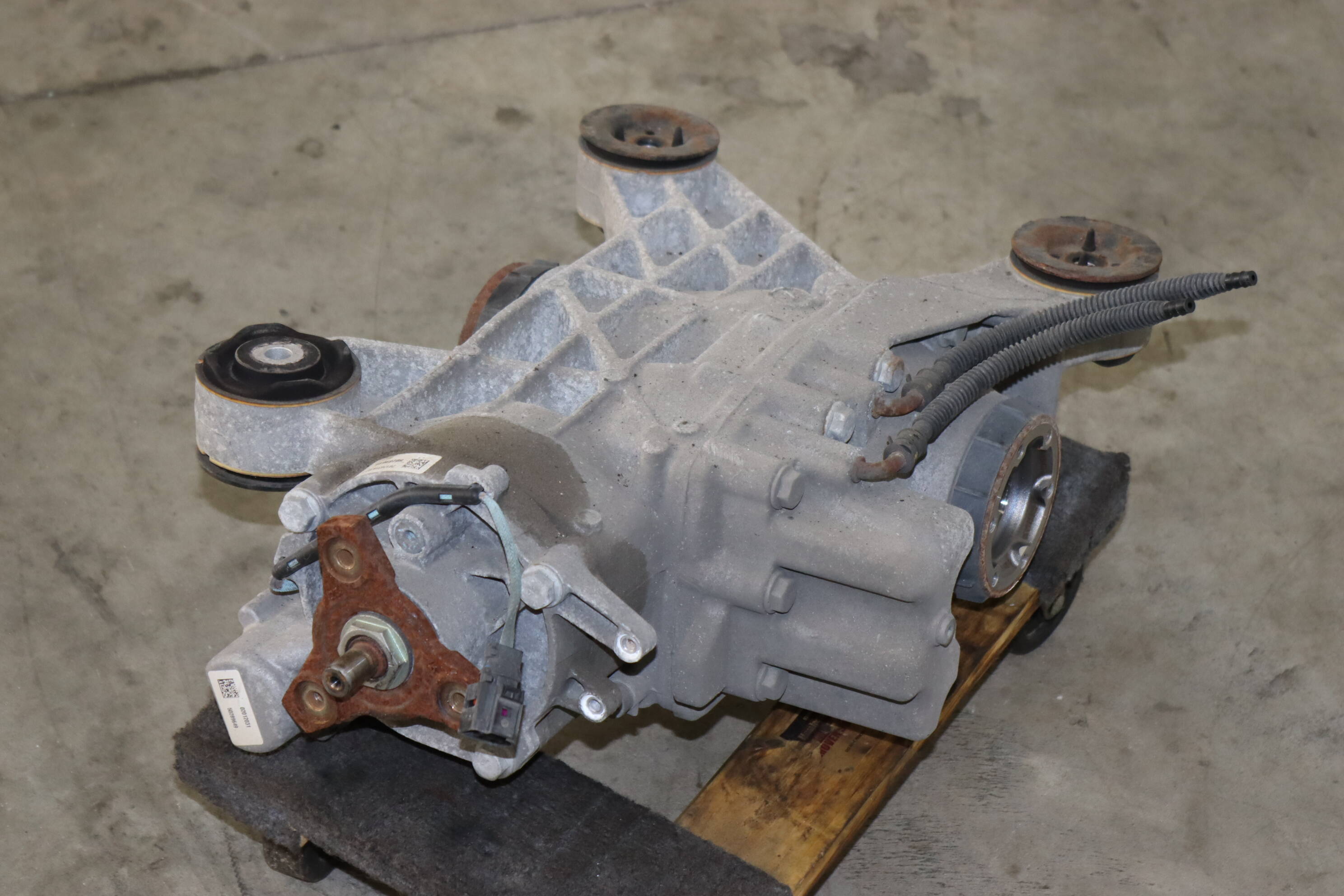 リア アクスル ディファレンシャル キャリア アセンブリ ティグアン CC 対応 パサート SEAT 2009-2017 AWD 3 0AY525010L リアアクスルディファレンシャルキャリアアセンブリ VW対応 Tiguan SEAT対応 リア アクスル ディファレンシャル  キャリア アセンブリ ティグアン CC 対応 パサート SEAT 2009-2017 AWD 3 2009-2011 リア アクスル  ディファレンシャル キャリア アセンブリ ...