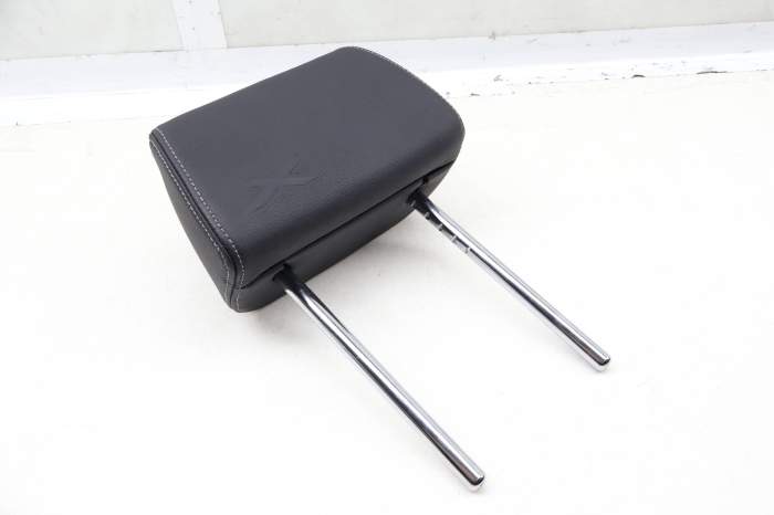 Headrest / Head Rest 52207367247 main product photo
