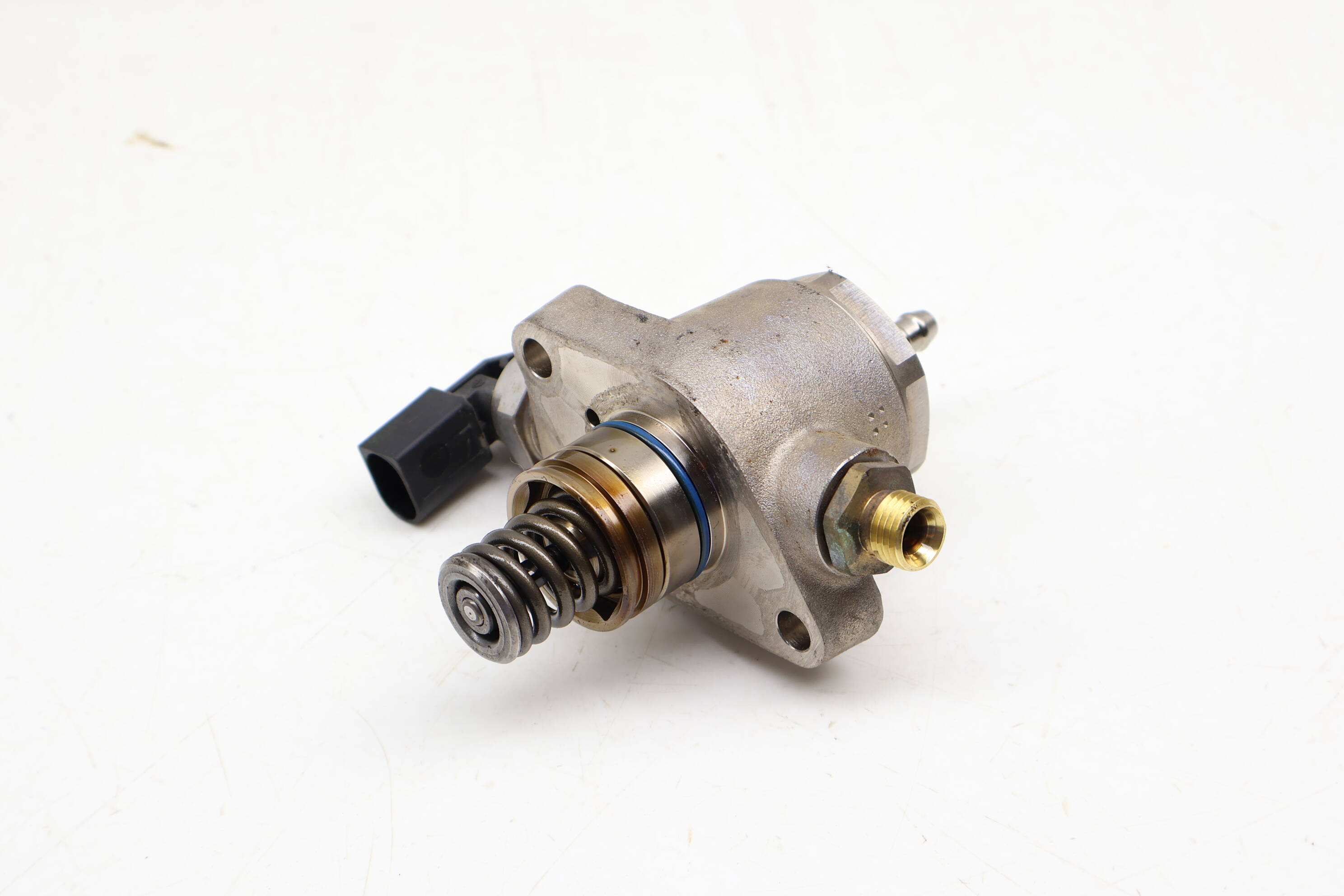 High Pressure Fuel Pump / Hpfp 06L127027C