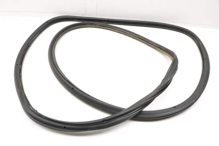 Outer Door Seal / Weather Stripping 7L0839911 95553391101 main product photo