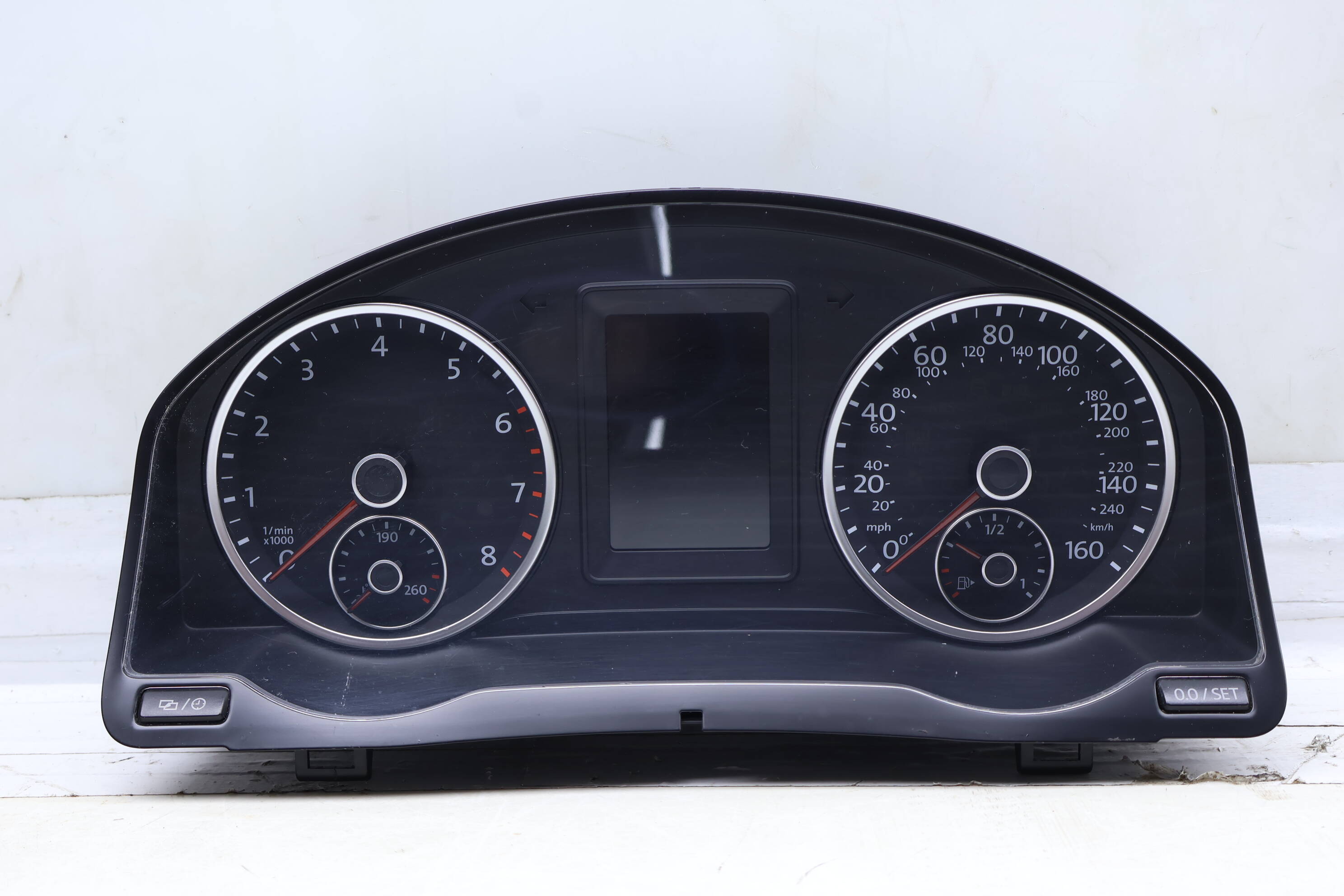 Instrument Cluster / Speedometer 5N0920973H