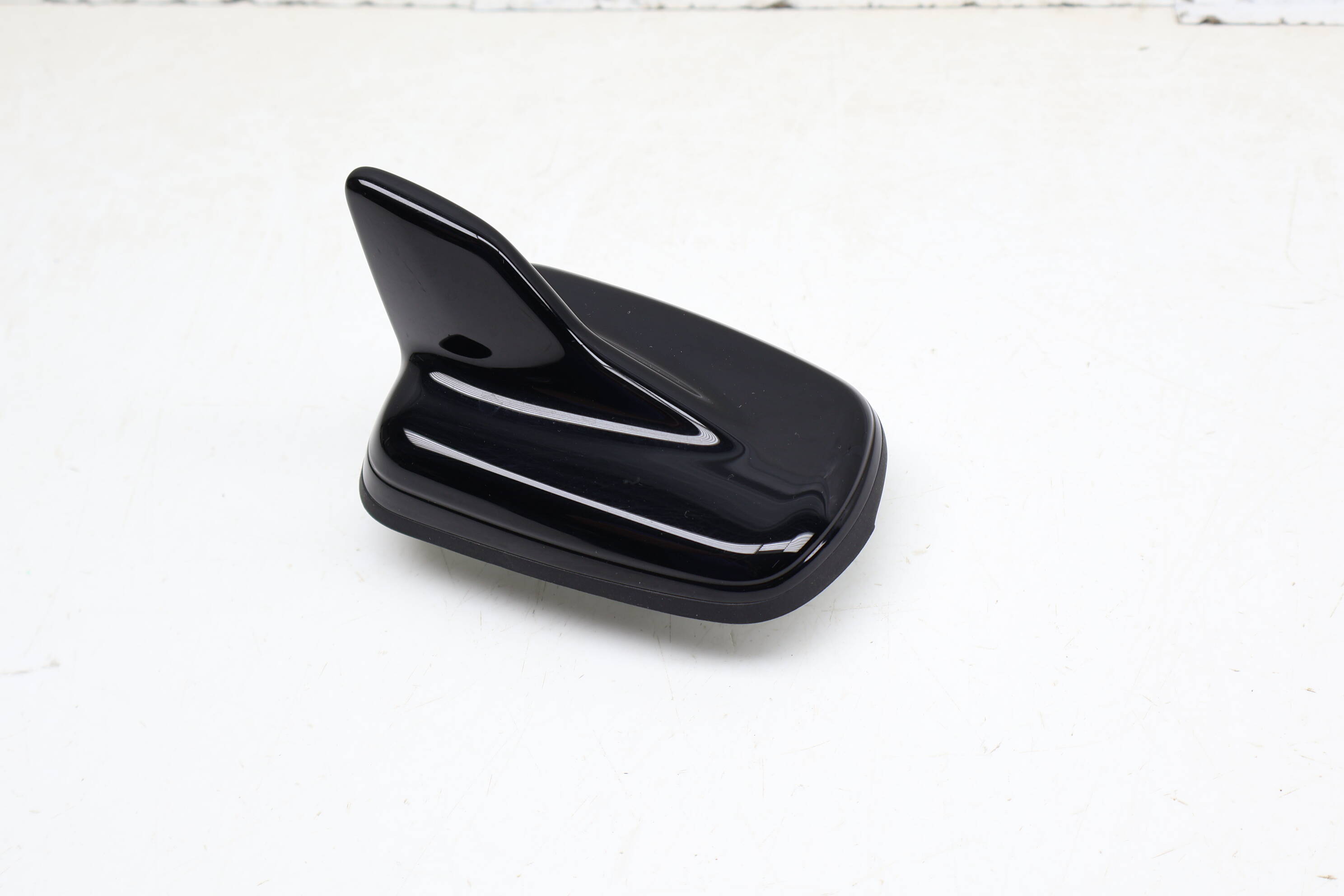 Shark Fin / Roof Antenna 4N0035503AD