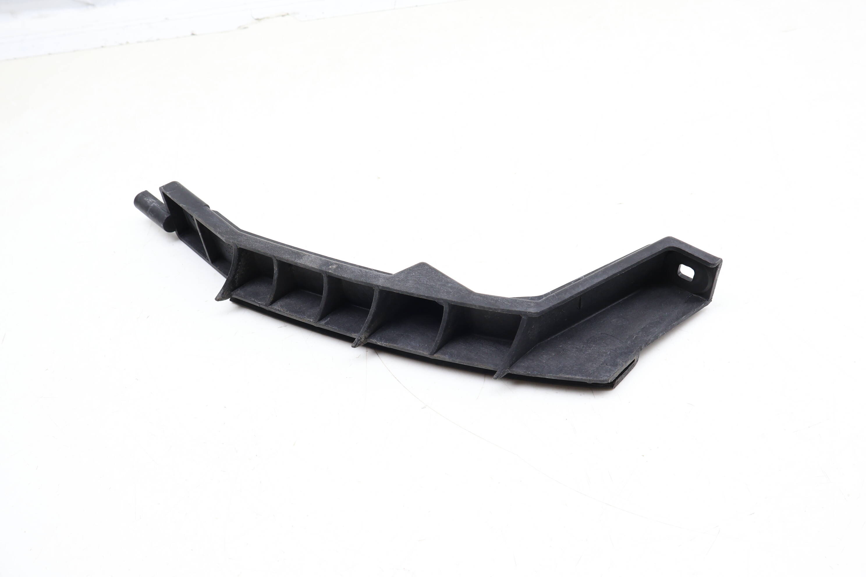 Bumper Guide / Bracket 8N0807453