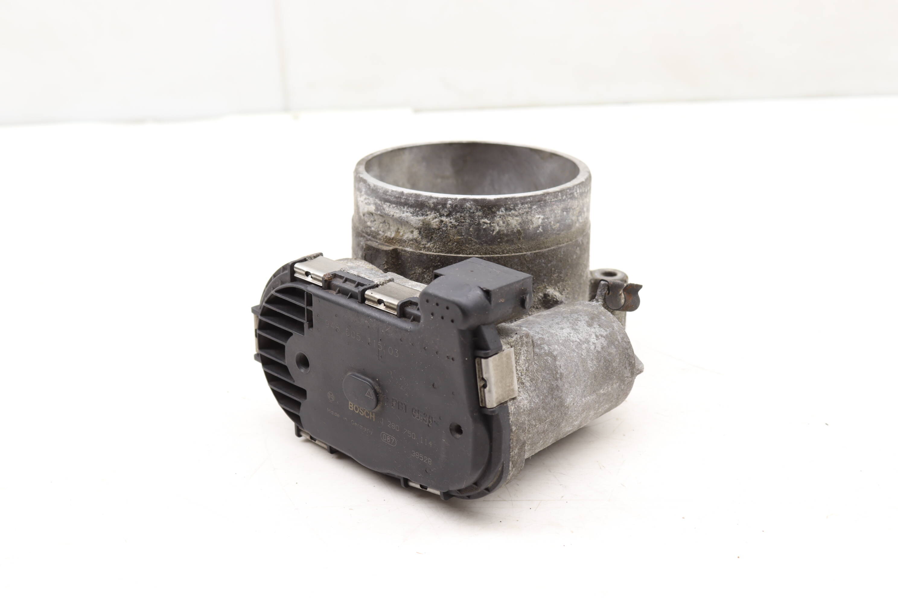 Throttle Body 94860511503