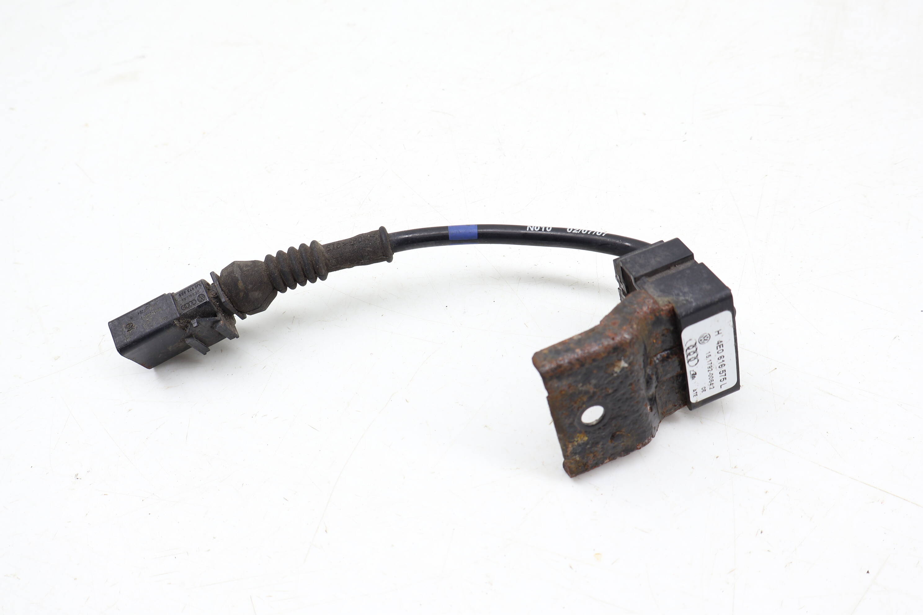 Air Shock / Spring Acceleration Sensor 4E0616575L